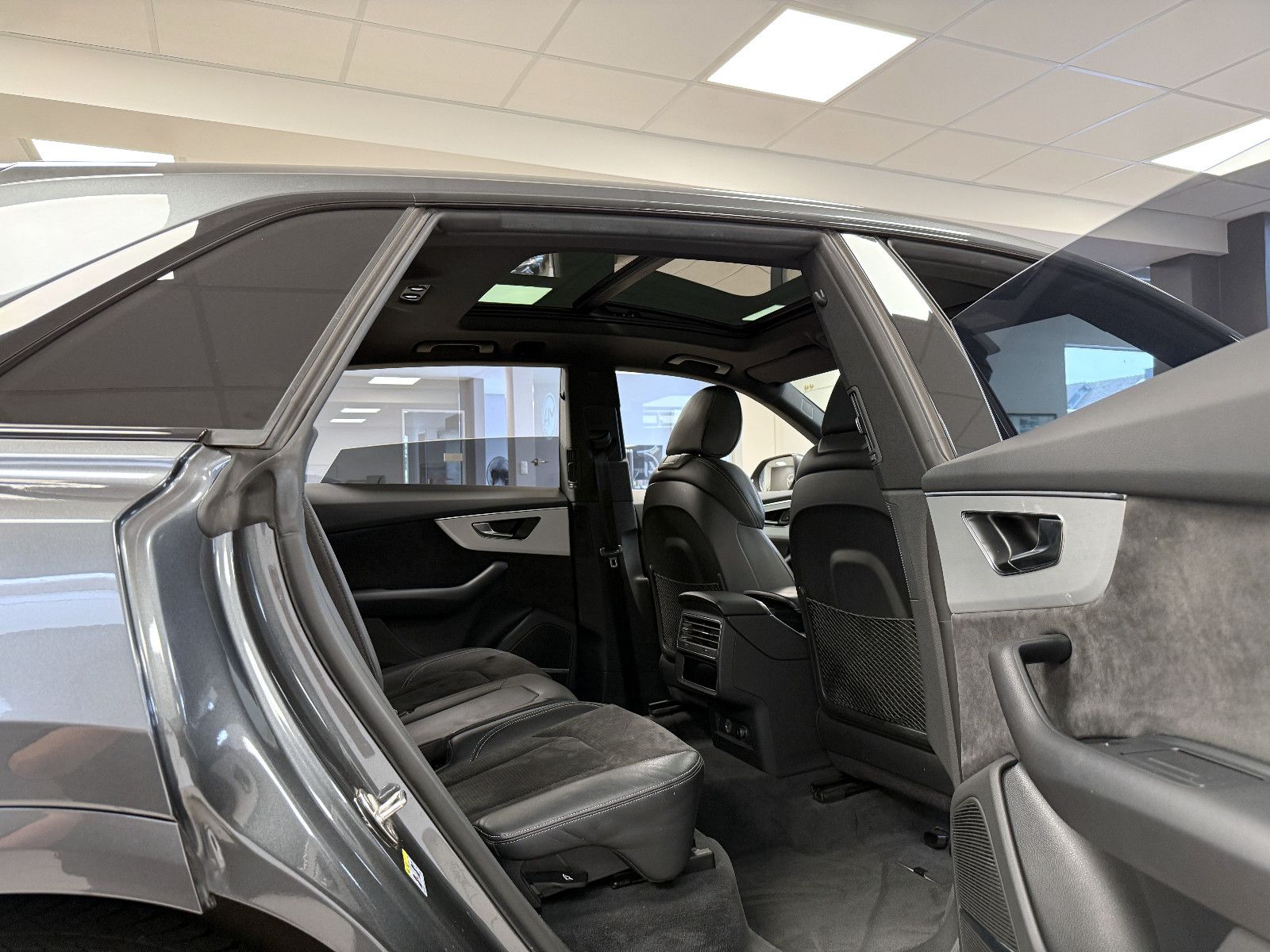 Audi Q8 50TDI Quattro *S-Line*PanSD*ACC*AHK*SoftCls
