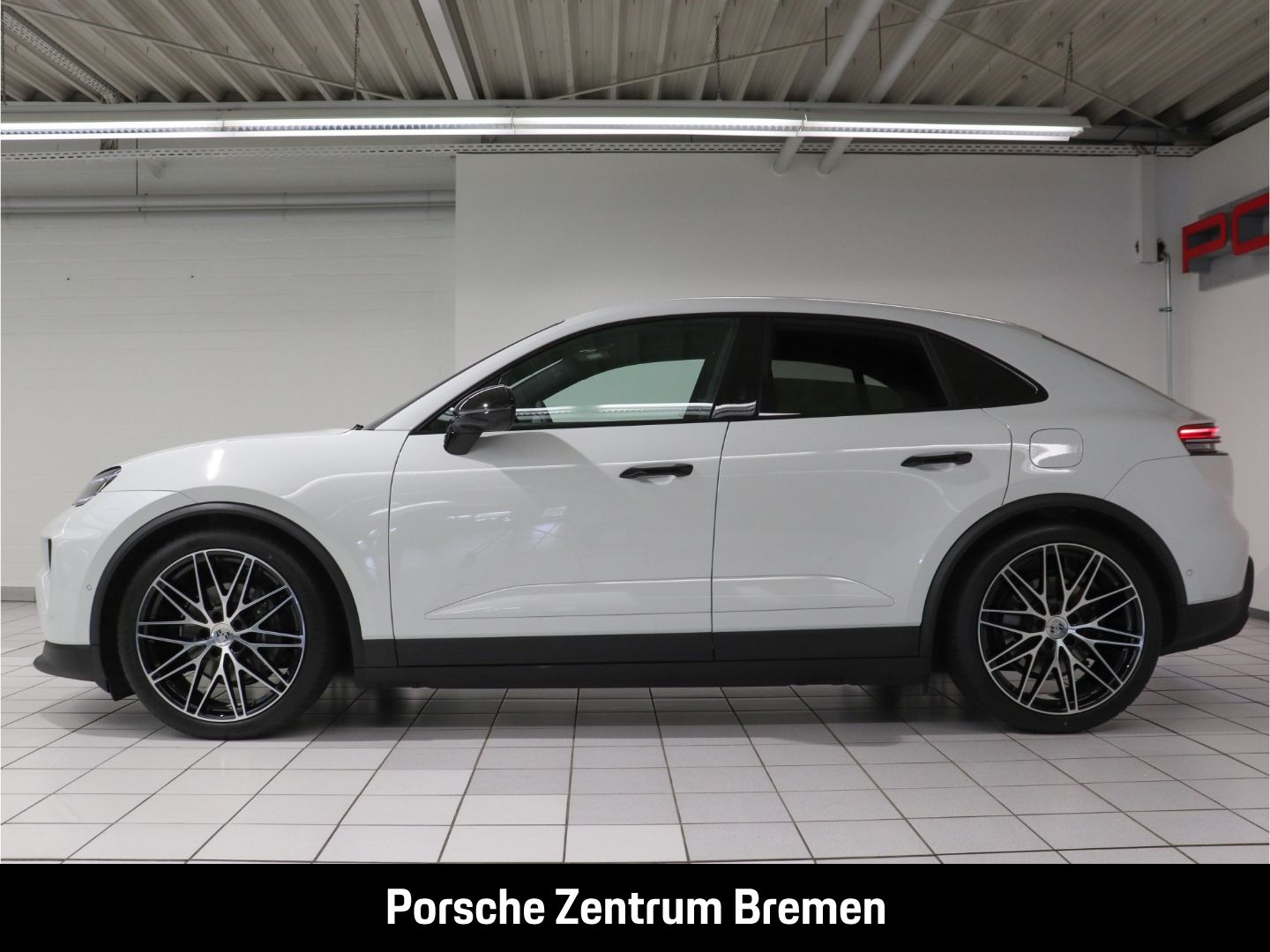 Porsche Macan 4 - Samsaru's Car Outlet