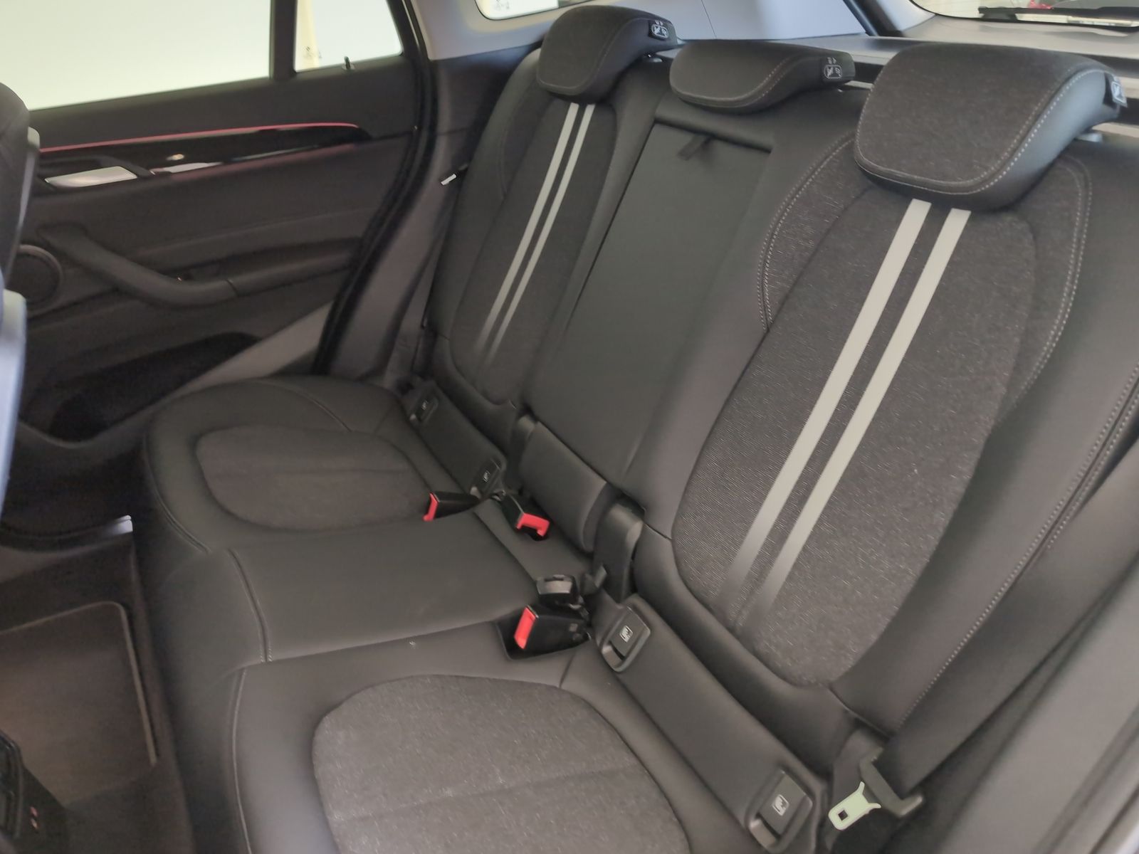 BMW X1 xDrive25e Sport Line - Samsaru's Car Outlet