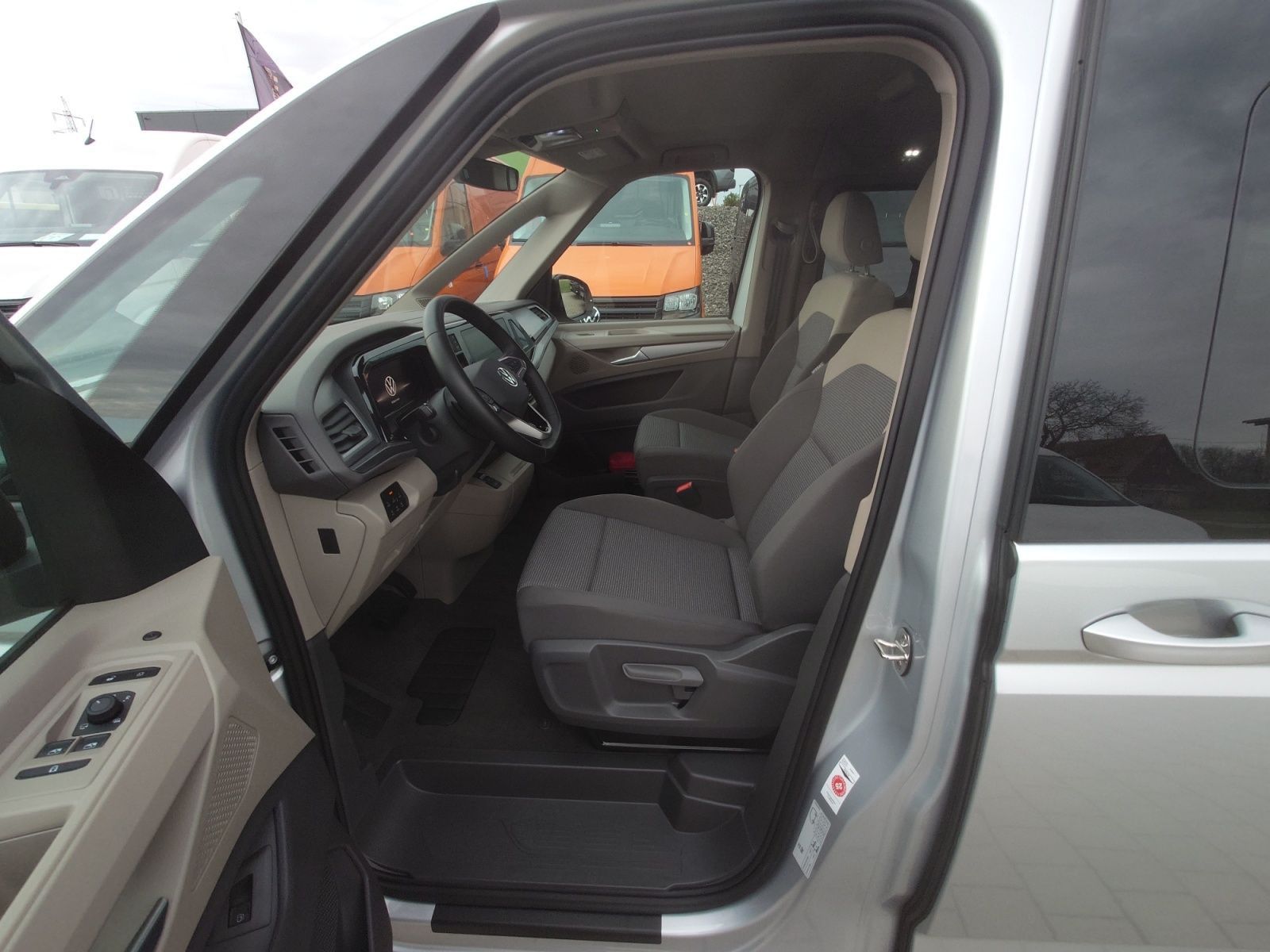 Volkswagen T7 Multivan 1.4 eHybrid - Samsaru's Car Outlet
