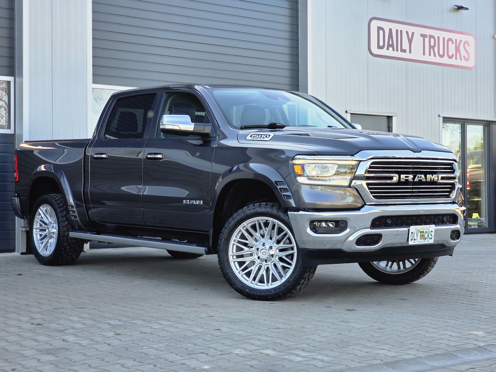Dodge RAM 1500 5.7 4x4 Laramie Memory AHK LED 3.5´´ RC