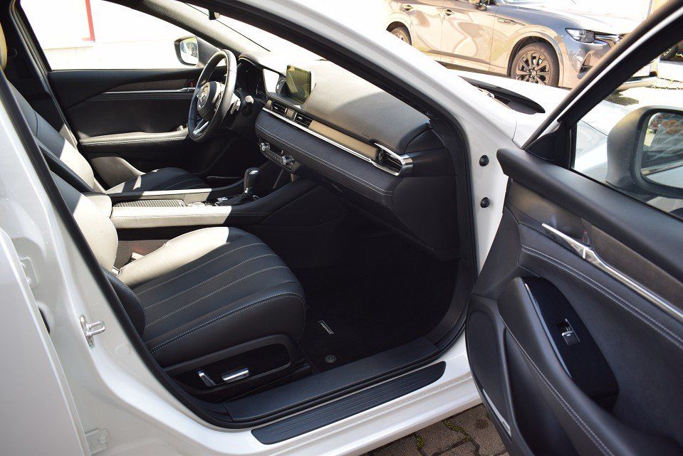 Mazda 6 Lim. 2.5 194PS Takumi Leder Bose Matrix-LED 36