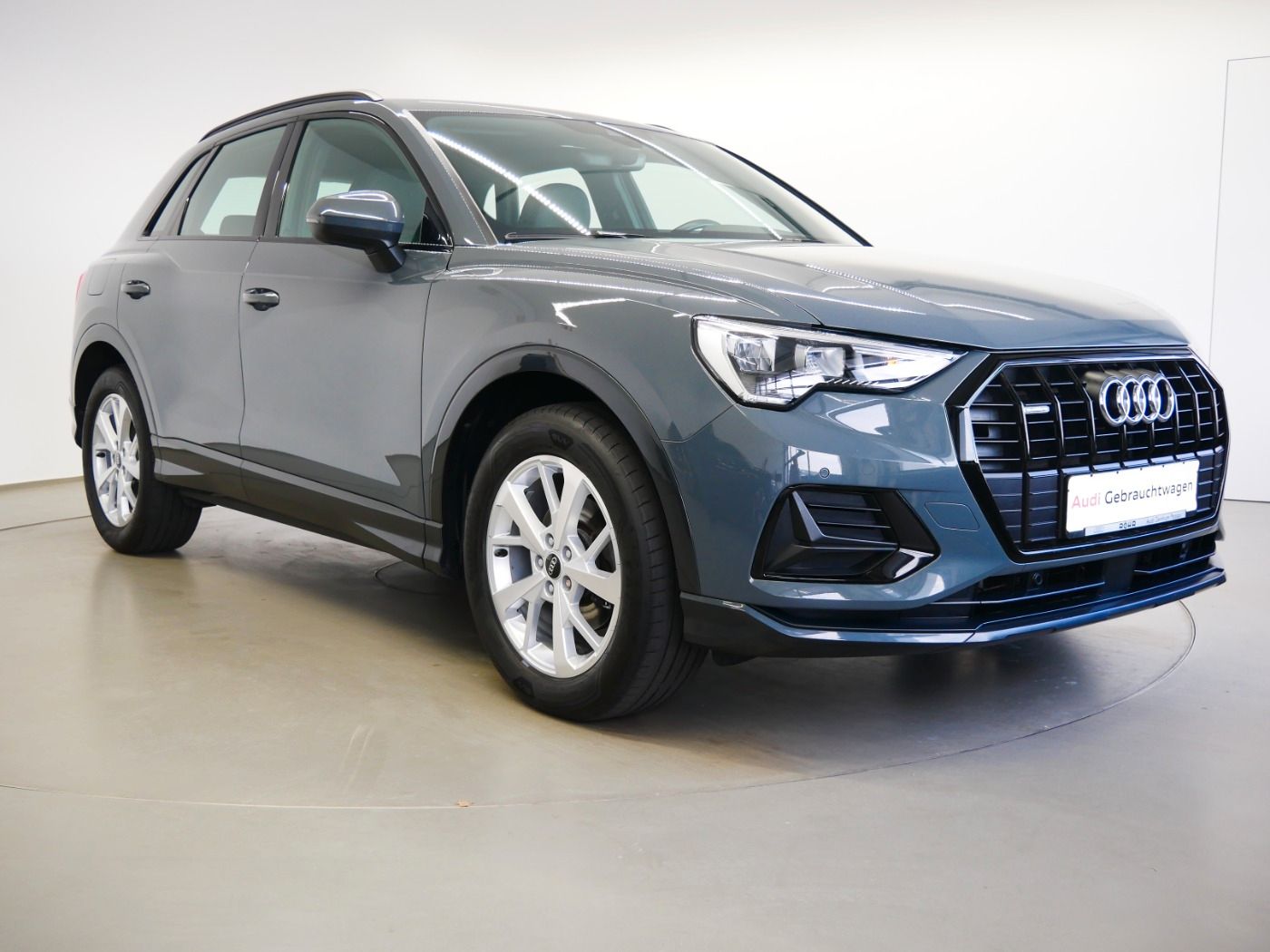 Audi Q3 35 TDI quattro advanced - Samsaru's Car Outlet