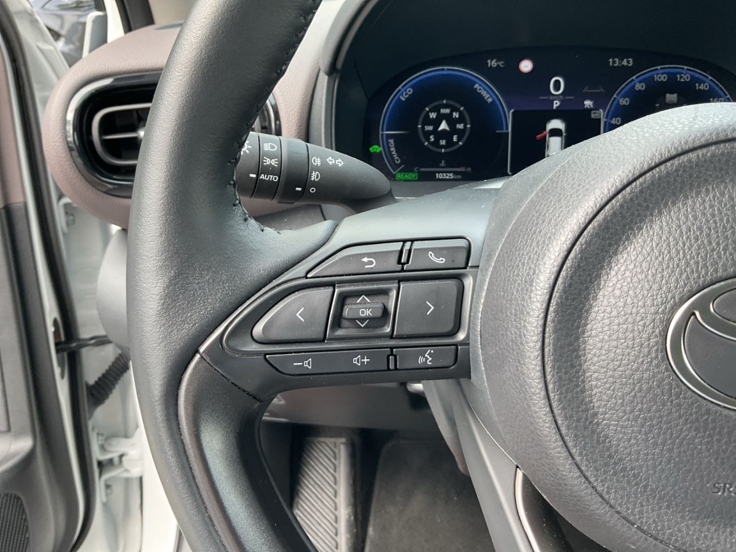 Toyota Yaris Cross Hybrid 130 1.5 Style Plus *Matrix*36