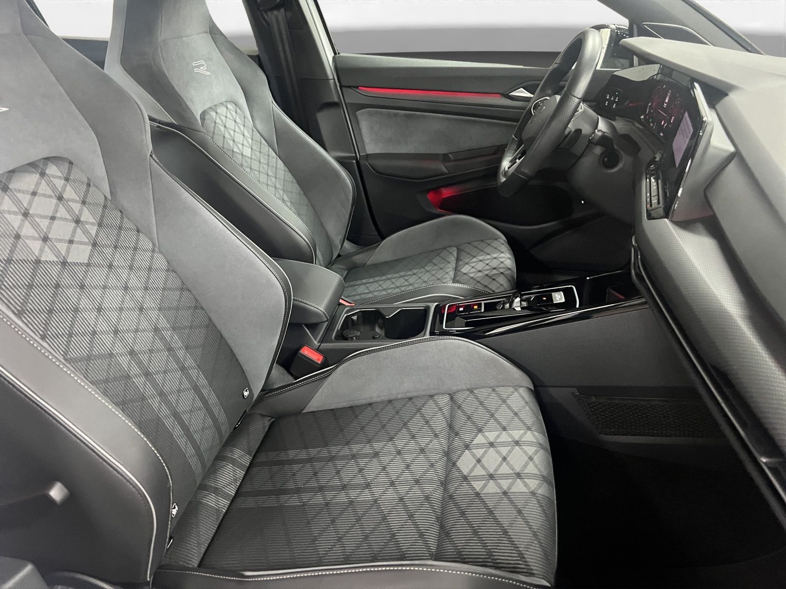 Volkswagen Golf VIII Variant 2.0 TSI 4M R-Line AHK Pano LM