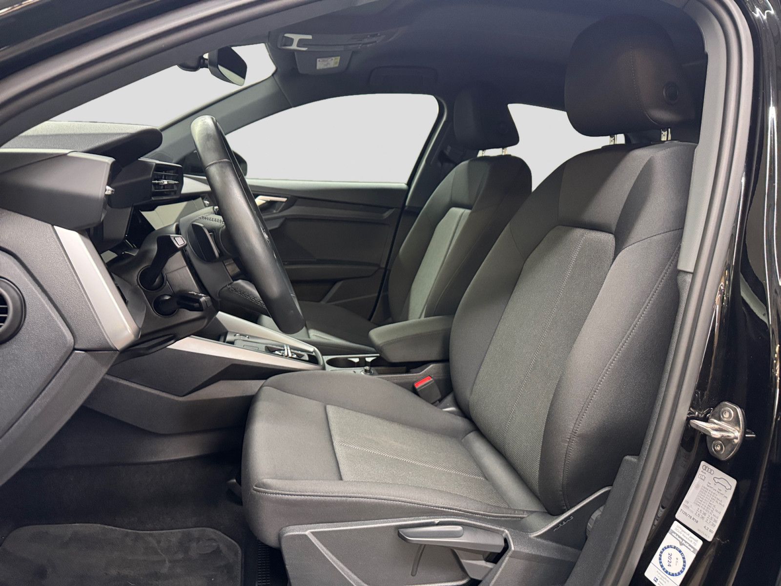 Audi A3 Limousine 30 TFSI advanced Carplay Sitzh LED