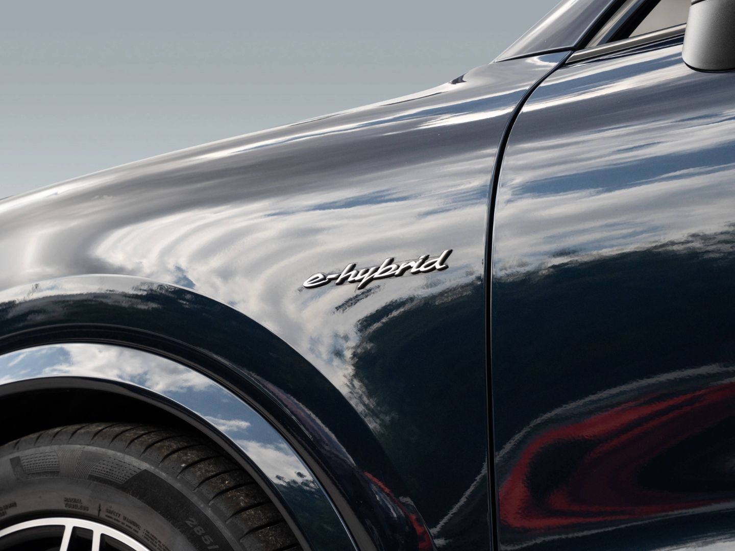 Porsche Cayenne E-Hybrid BOSE AHK 14 Wege Sitze 21 Zoll