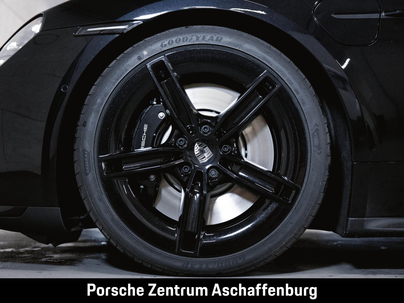 Porsche Taycan Turbo Sport Turismo SportDesign Paket