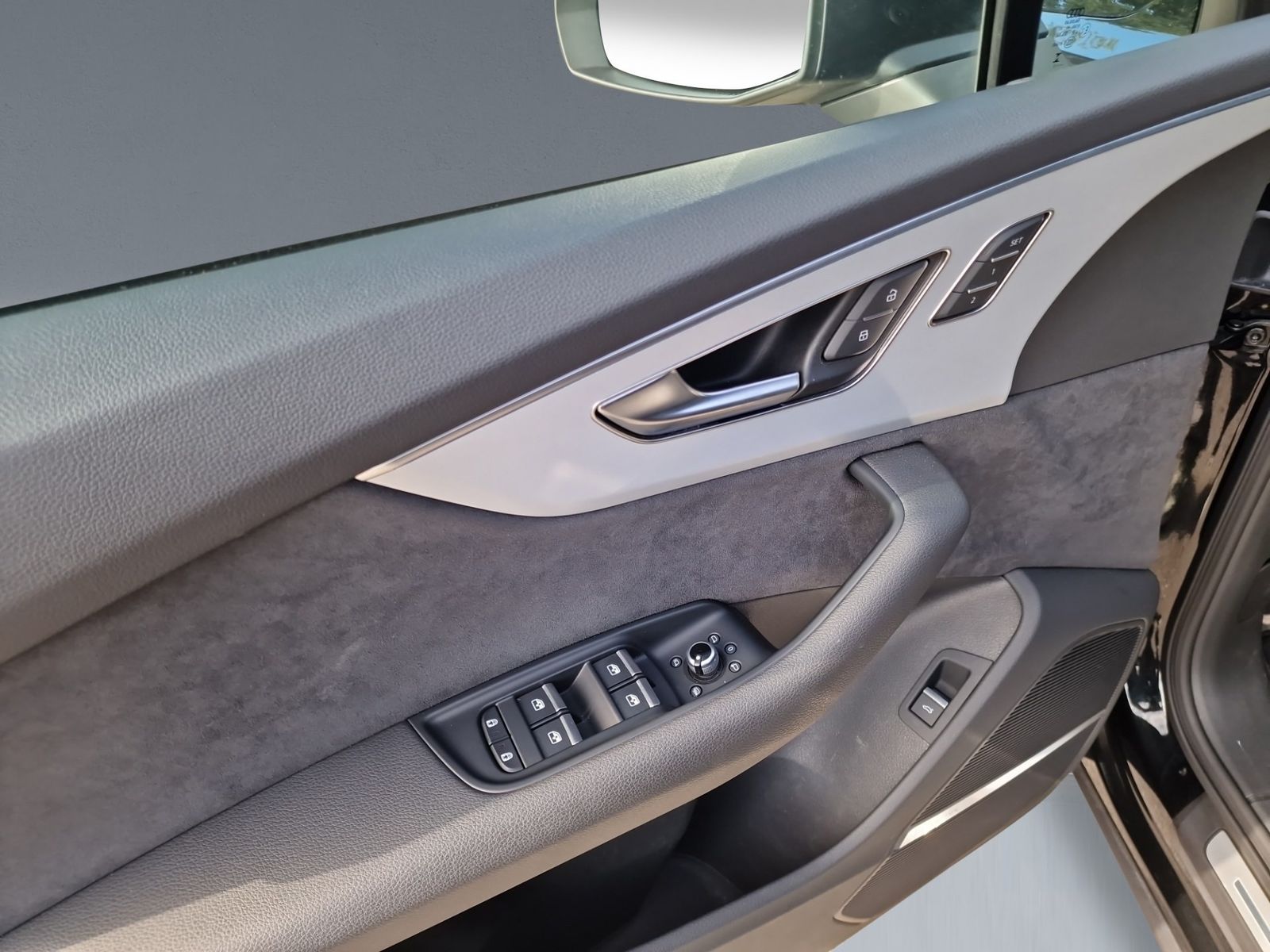 Audi Q7 50 TDI qu S line LASER Pano S-Sitz 22" STHZG