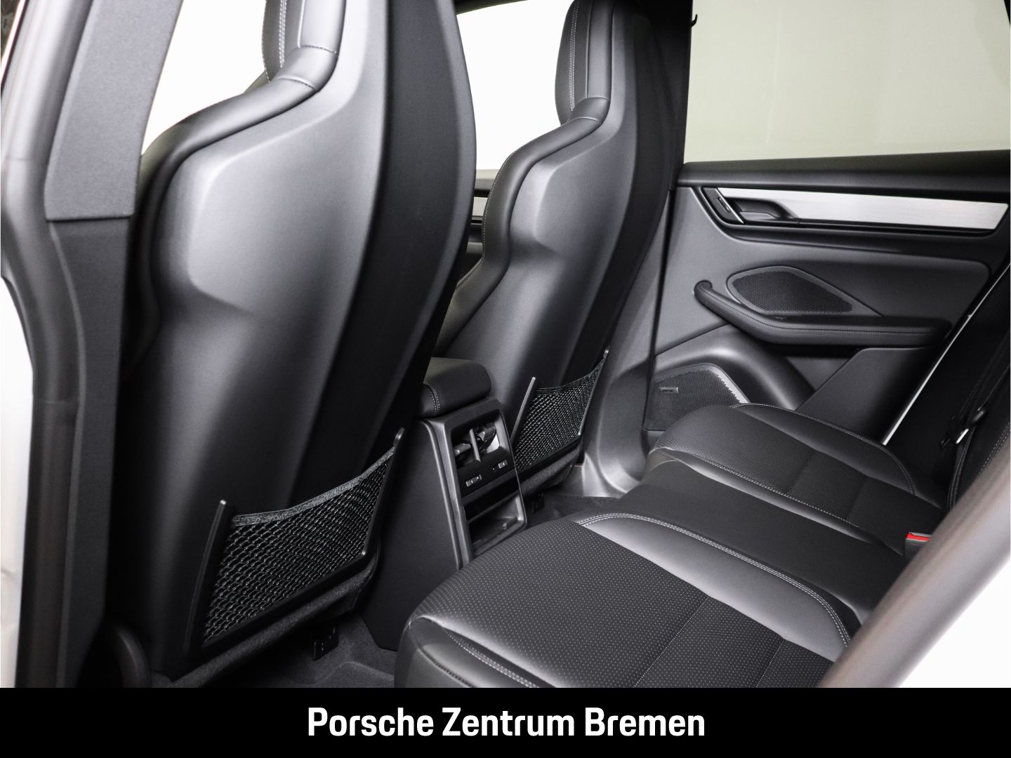Porsche Macan 4 - Samsaru's Car Outlet