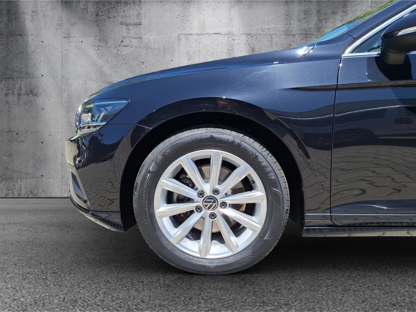 Volkswagen Passat 2.0 TSI BMT Business - Samsaru's Car Outlet