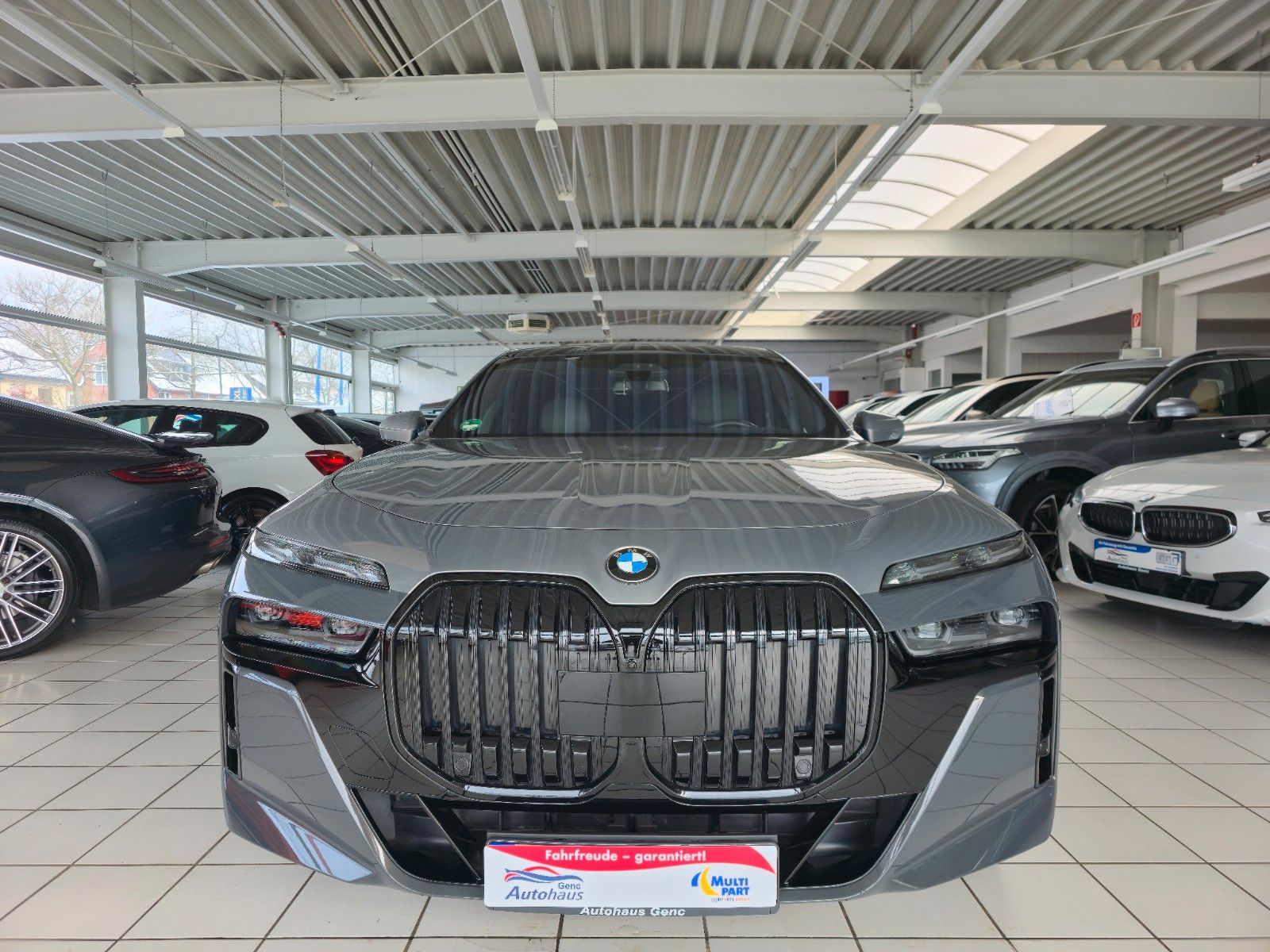 BMW 740d xDrive M Sport Fond Entertaiment B&W Sound