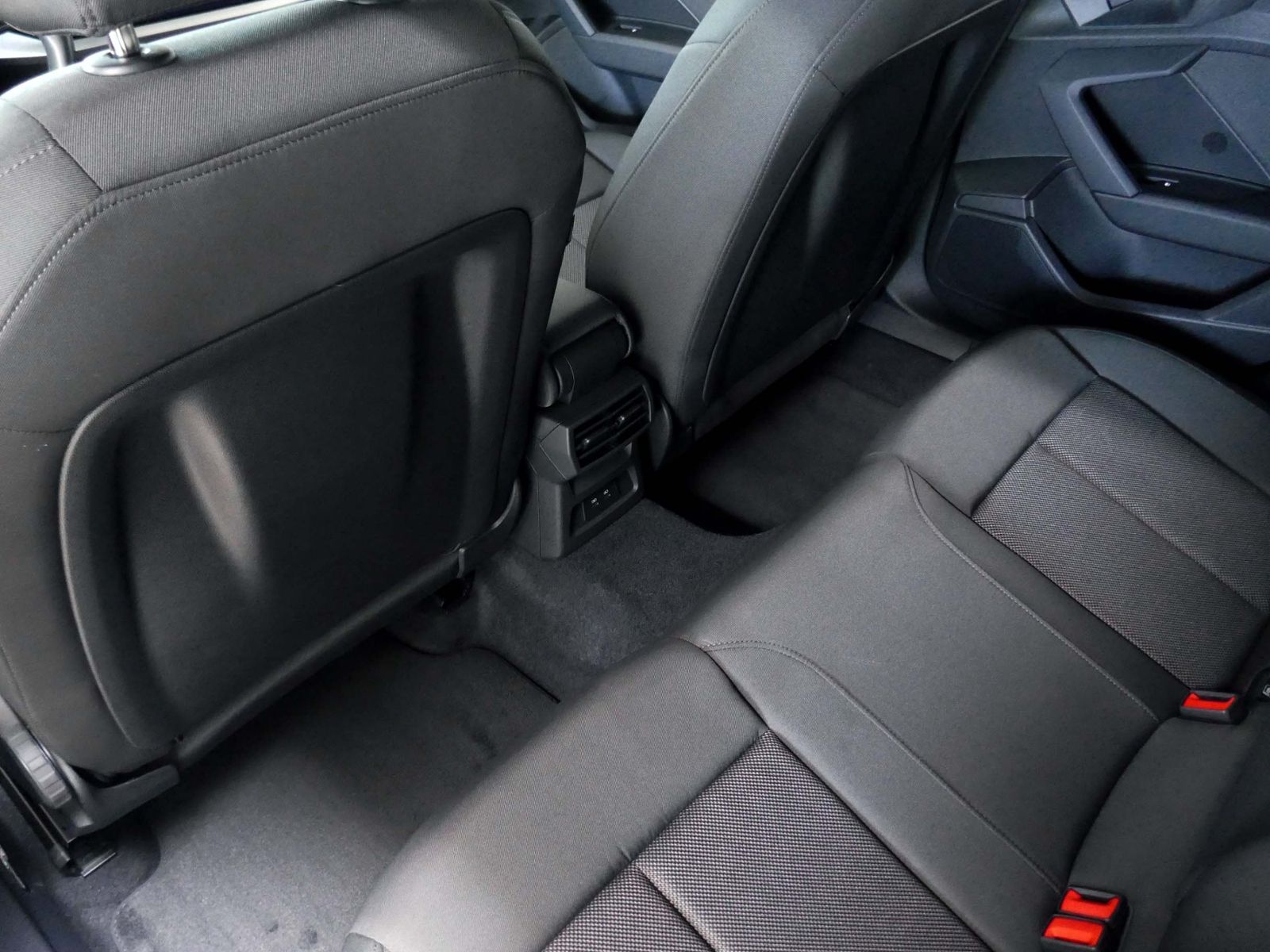 Audi A3 35 Spb. advanced 2.0 TDI | LED RFK Navi