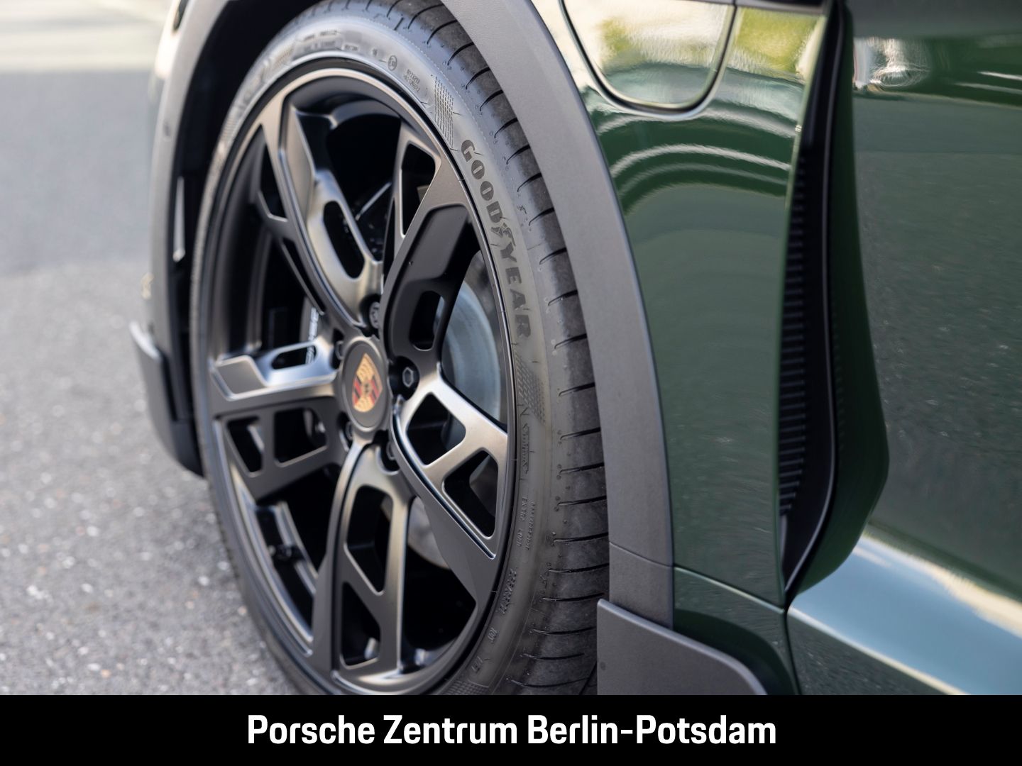 Porsche Taycan 4S Cross Turismo Soft-Close HD-Matrix