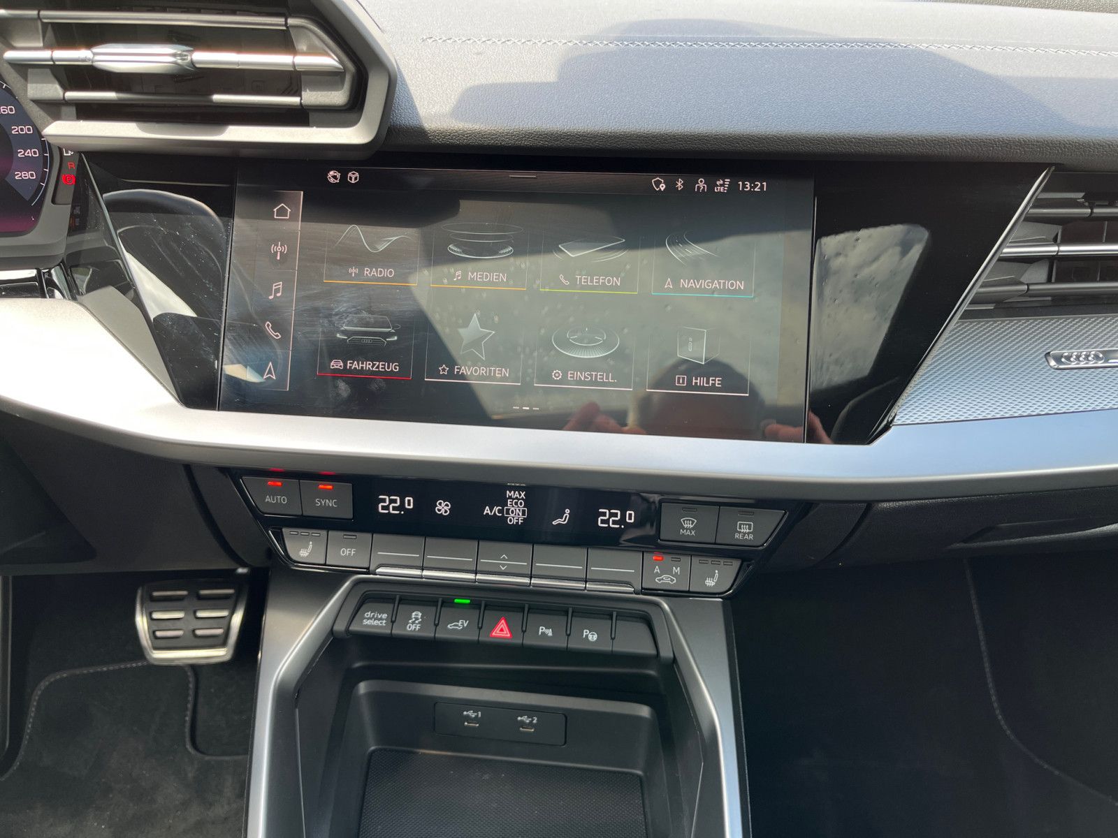 Audi A3 Sportback 40 TFSIe S tronic S line - Samsaru's Car Outlet