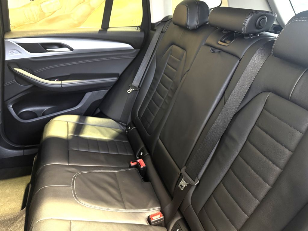 BMW X3 xDrive30e PANO+KAM+KOMF+HUD+HIFI+DAB+LEDer+AL