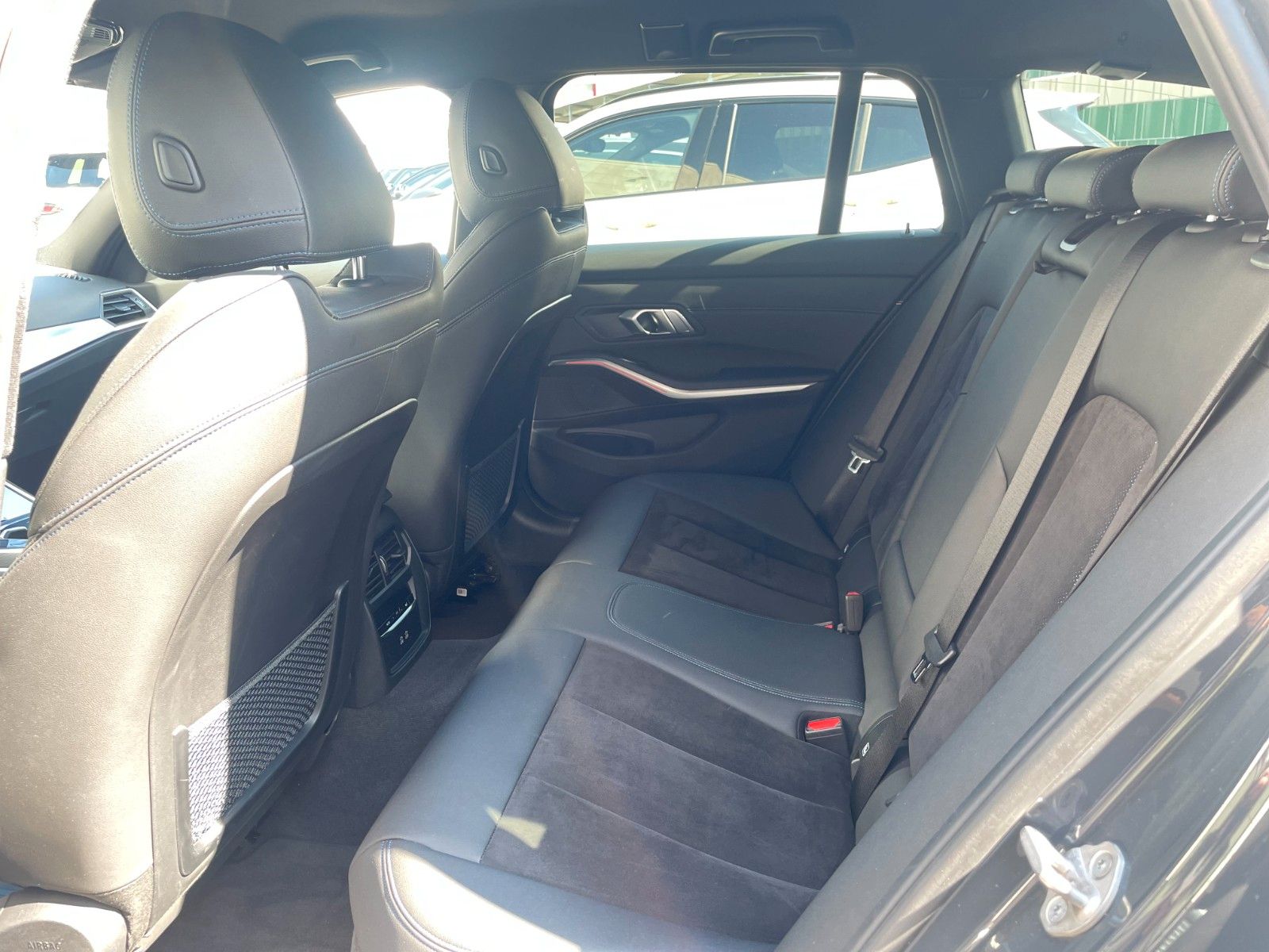 BMW 320d xDrive M-Sport - Samsaru's Car Outlet