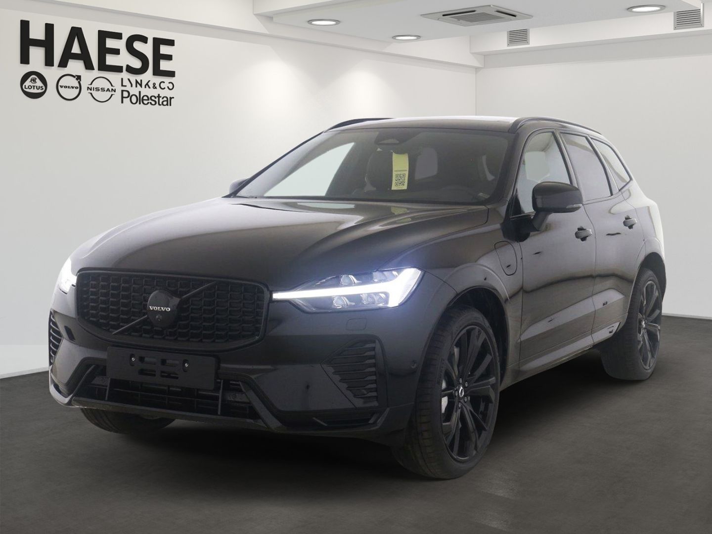 Volvo XC60 T6 Ultra Black Edition Plug-In Hybrid AWD - Samsaru's Car Outlet