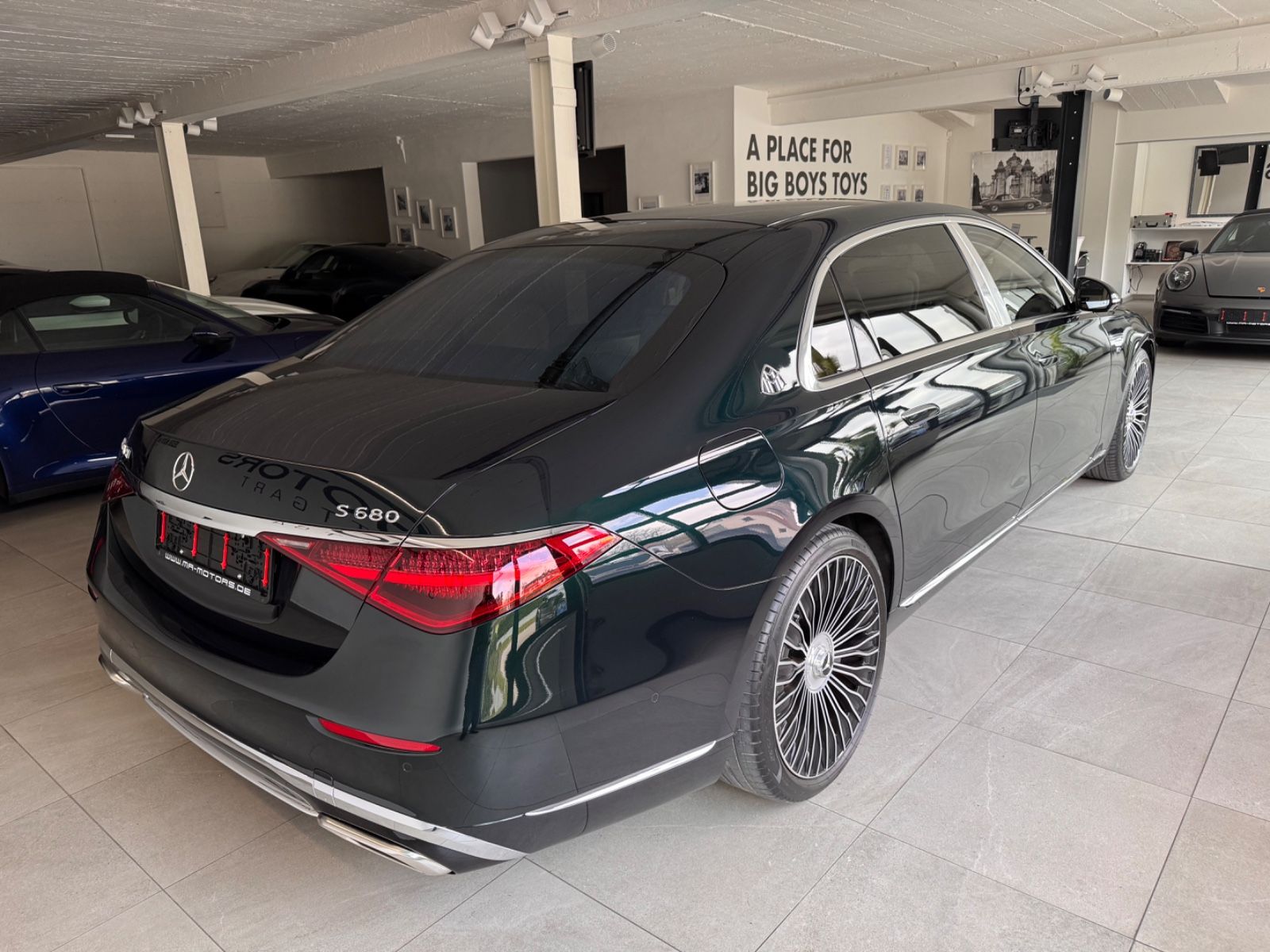 Mercedes-Benz S 680 Maybach - Samsaru's Car Outlet