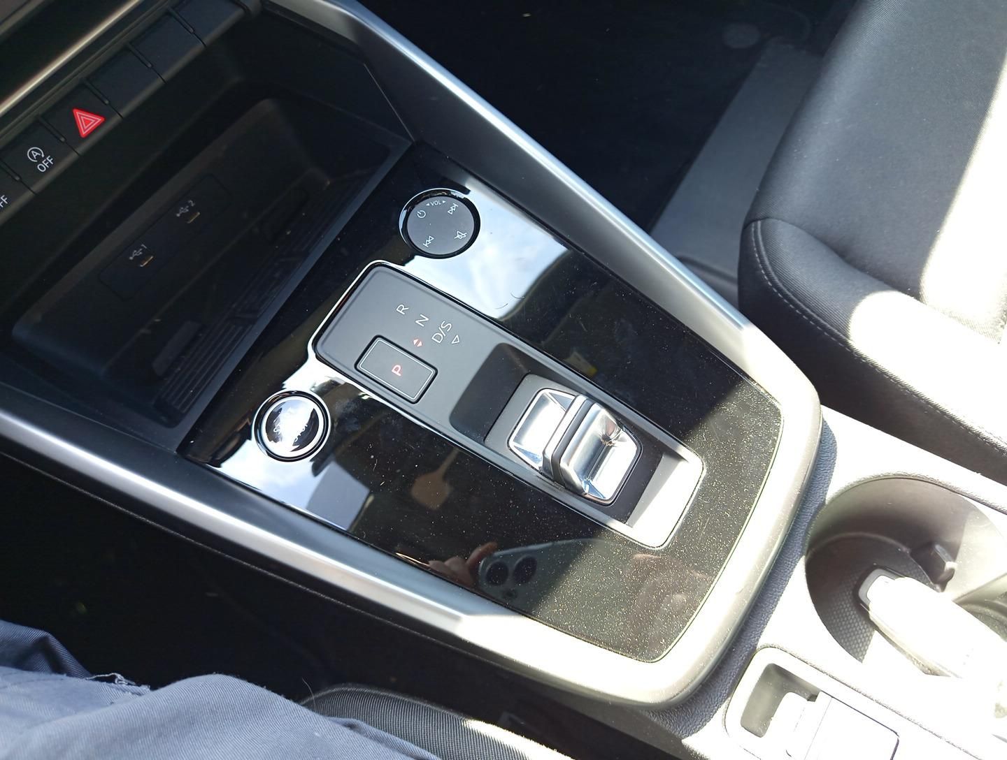 Audi A3 30 TFSI S line LED/Navi/SHZ/DAB/Allwetter