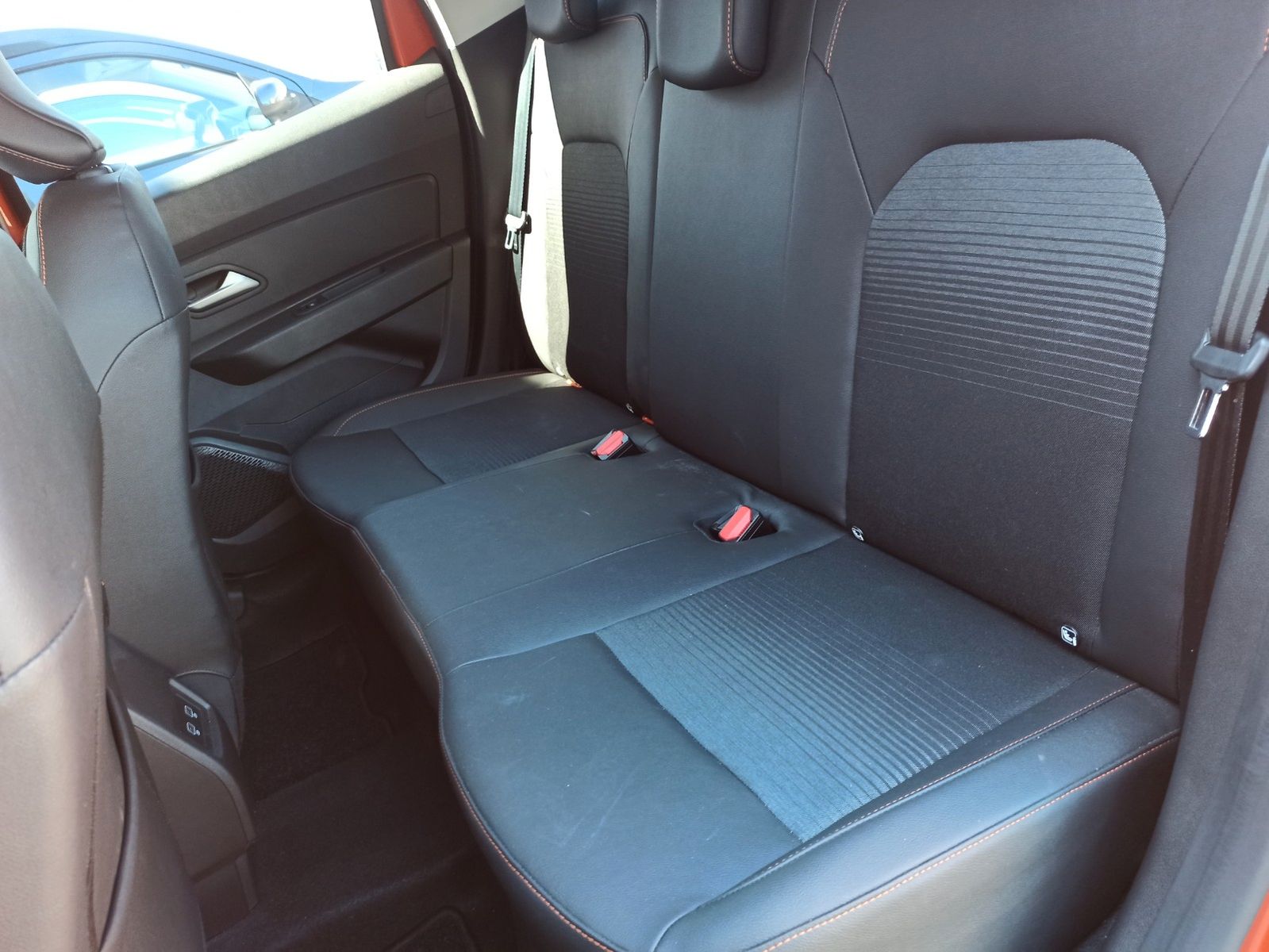 Dacia Duster Extreme 1.3 TCe 150 EDC - Samsaru's Car Outlet