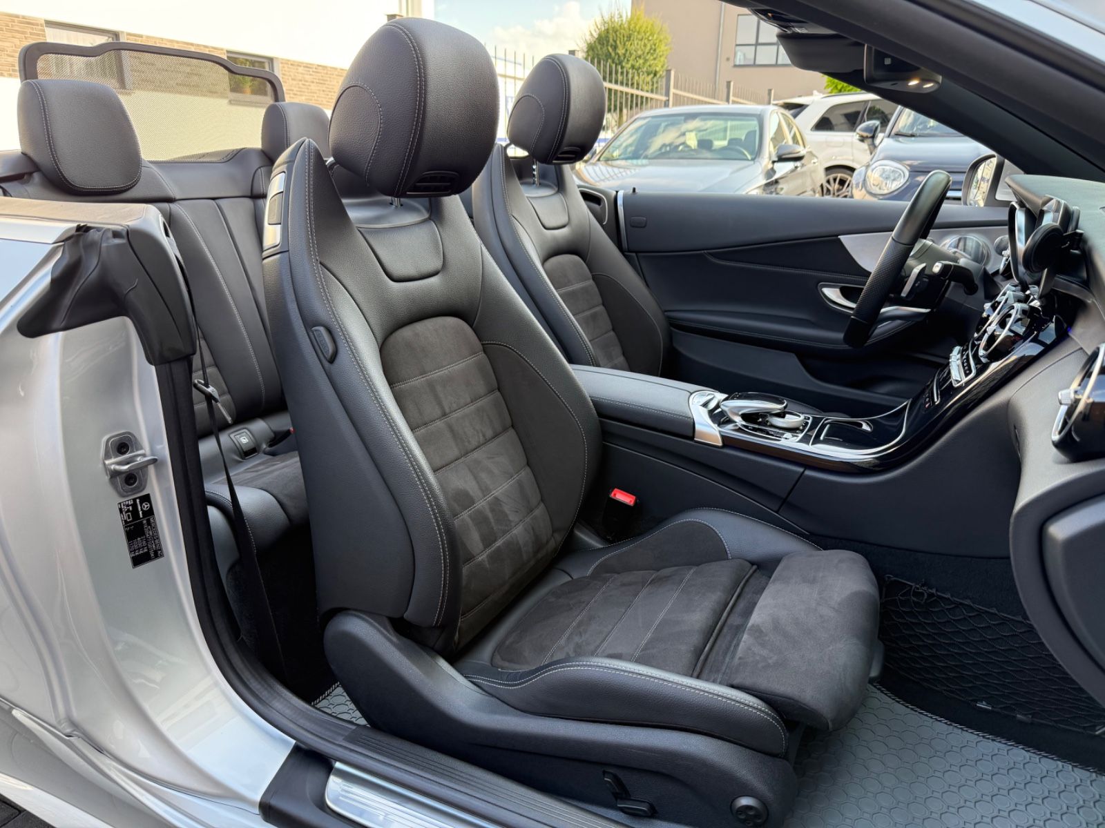 Mercedes-Benz C 200 Cabrio AMG Line - Samsaru's Car Outlet