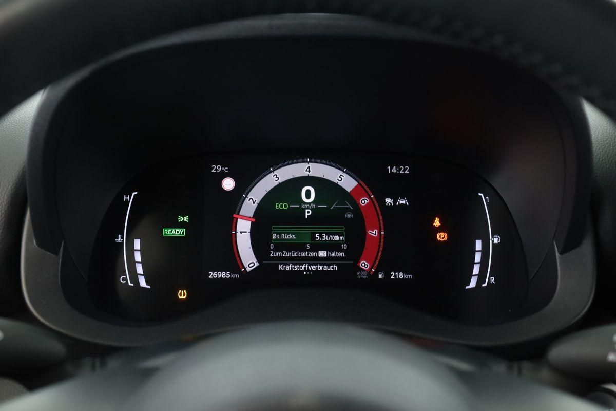 Toyota Yaris Cross CVT Team D LED Navi SHZ iACC Kam 17"