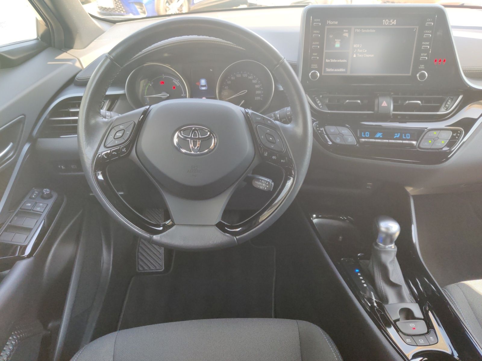 Toyota C-HR Hybrid 4x2 Team - Samsaru's Car Outlet