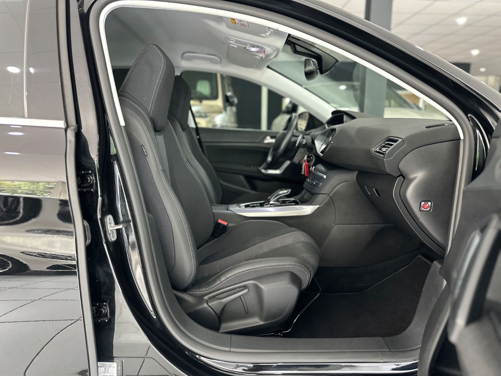 Peugeot 308 SW Allure - Samsaru's Car Outlet