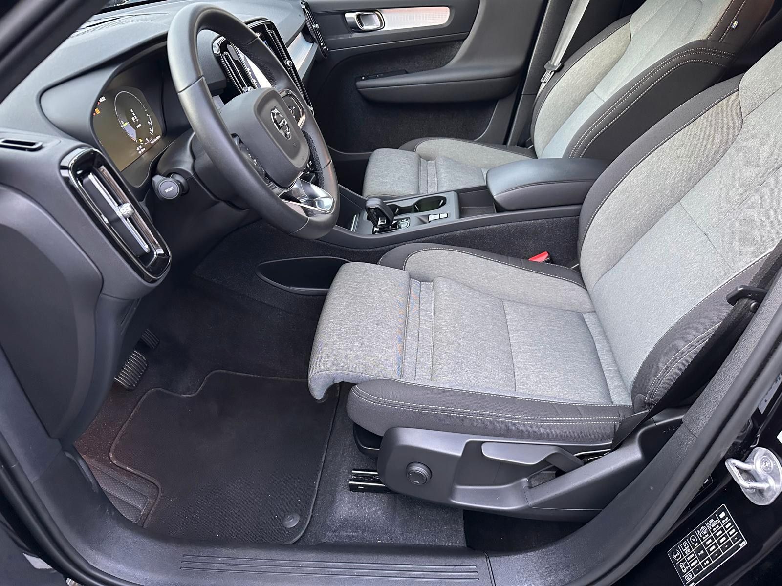 Volvo XC40 T4 Plug in MJ23, AHK,BLIS,ACC,Kamera,19''