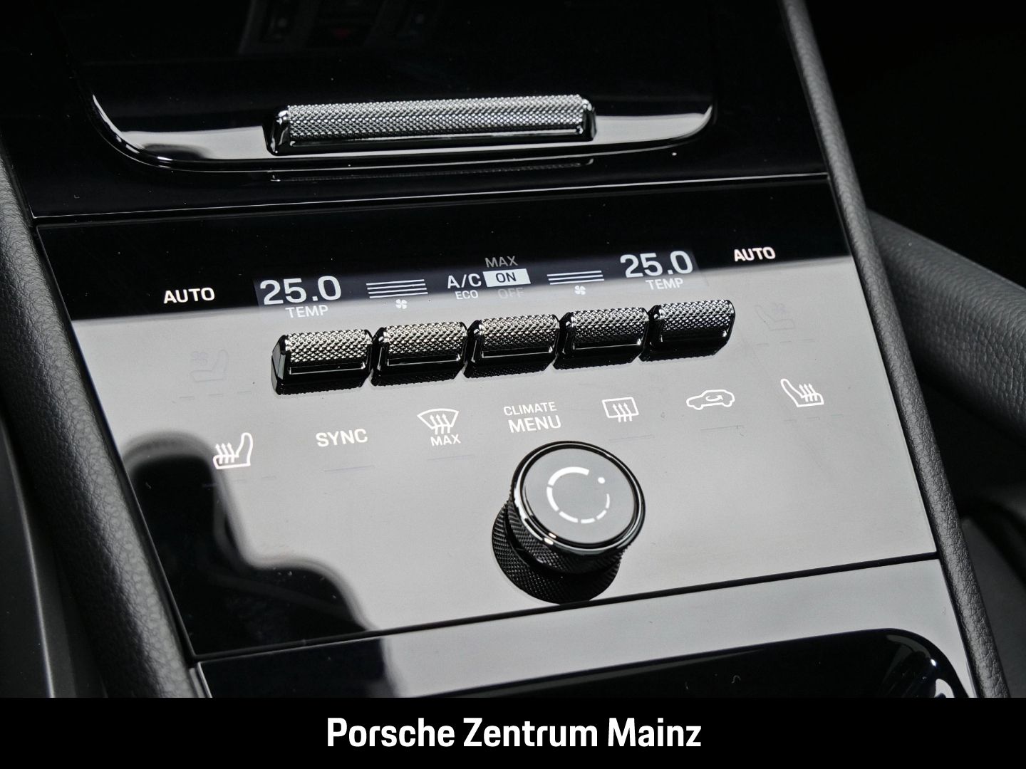 Porsche Cayenne BOSE,Sportdesign,Spo.Aga.,HUD,Innodrive,