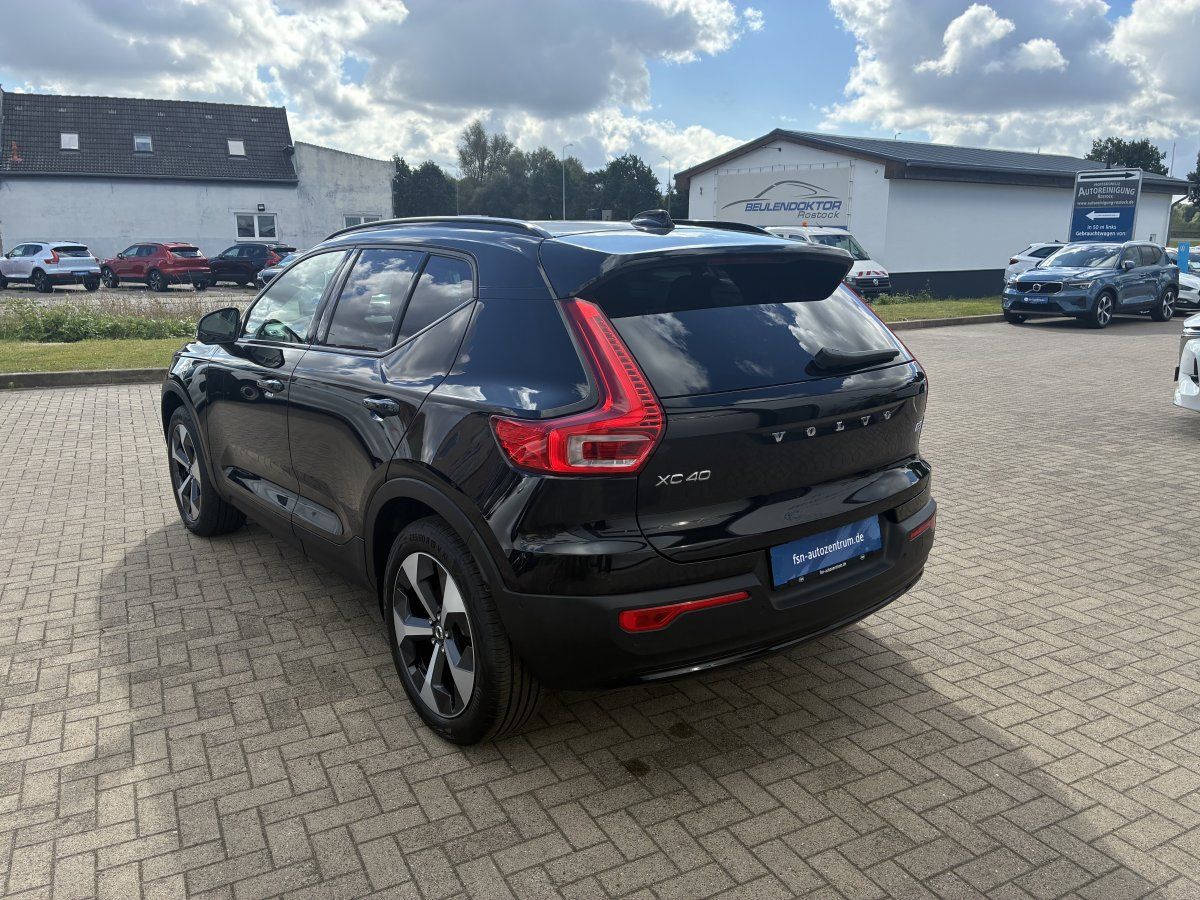 Volvo XC40 B3 Plus Dark Harman/Kardon inkl. Winterräde