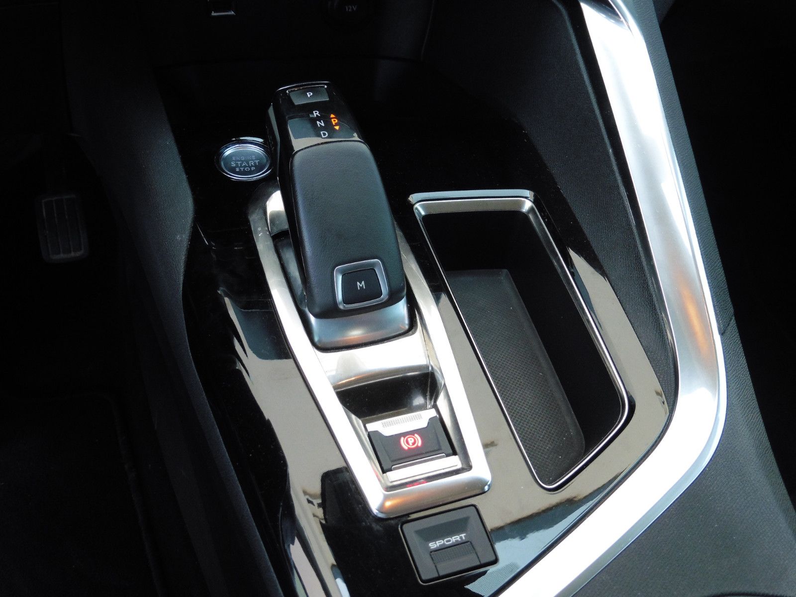 Peugeot 3008 BlueHDi 130 EAT8 - Samsaru's Car Outlet