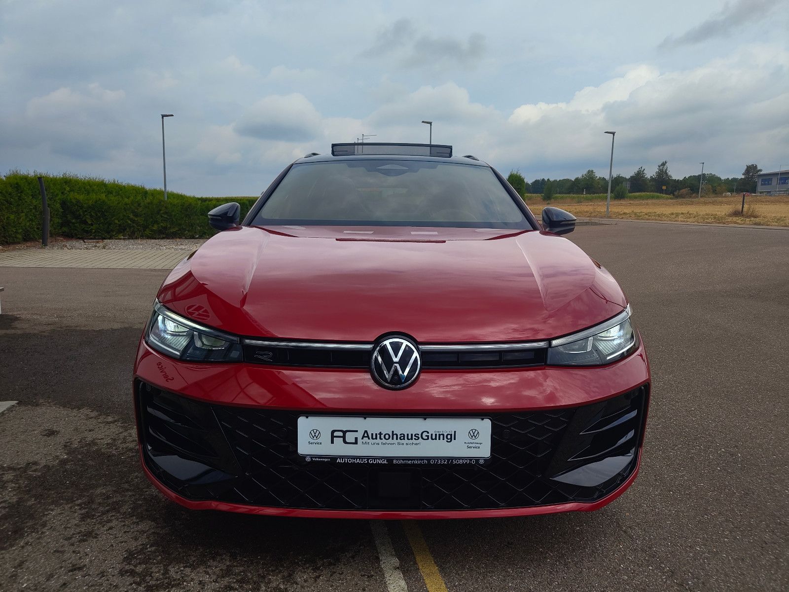 Volkswagen Passat R-Line 2.0 TSI 265PS 4MO/AHK/StHZ/DCC/ASG