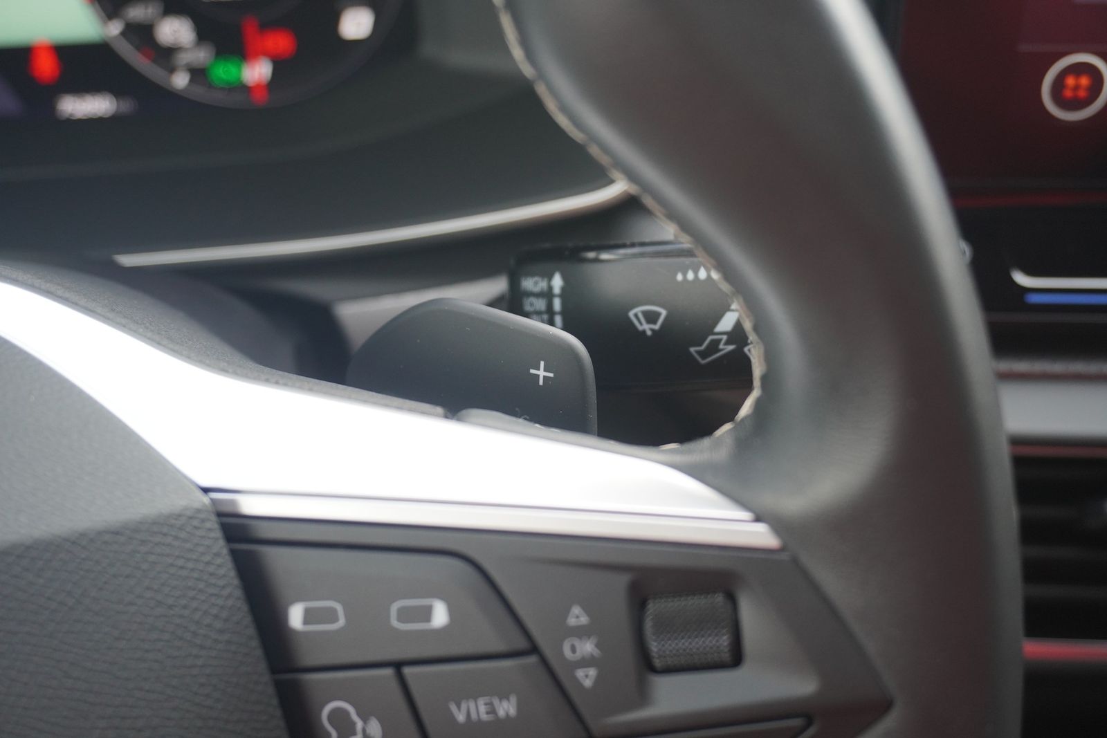 Seat Leon ST 2.0 TDI DSG LED Navi ACC DAB AHK Kamera