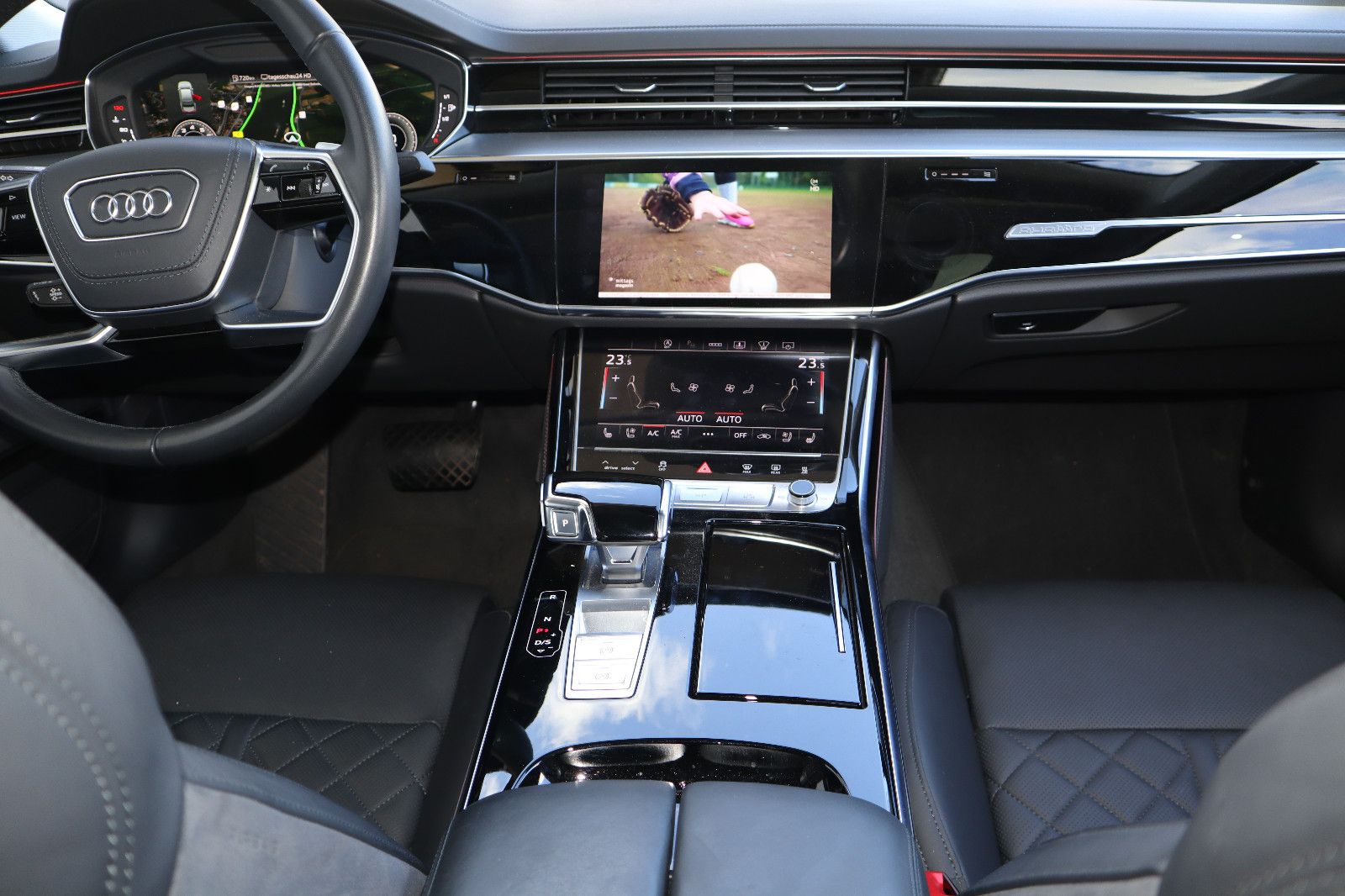 Audi A8L 55 TFSI lang exclusive S-Line - Samsaru's Car Outlet