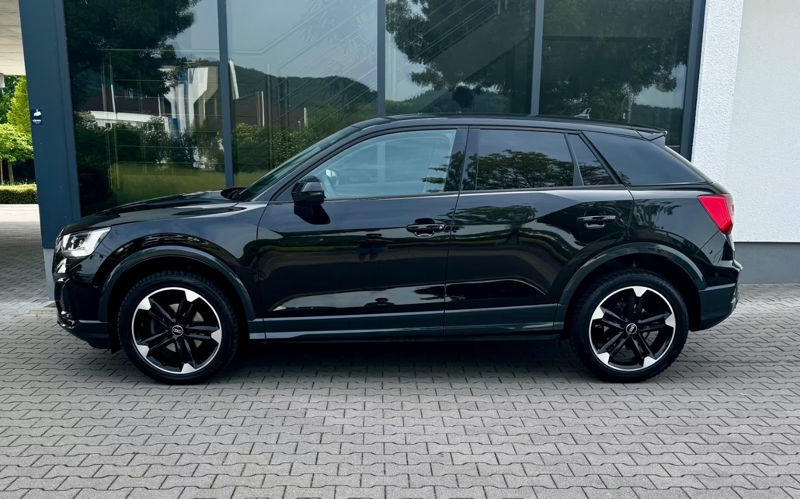 Audi Q2 40 TFSI quattro S tronic S line MatrixLED Ass