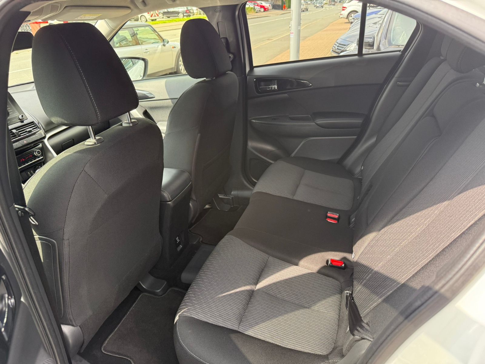 Mitsubishi Eclipse Cross PHEV Basis - Samsaru's Car Outlet