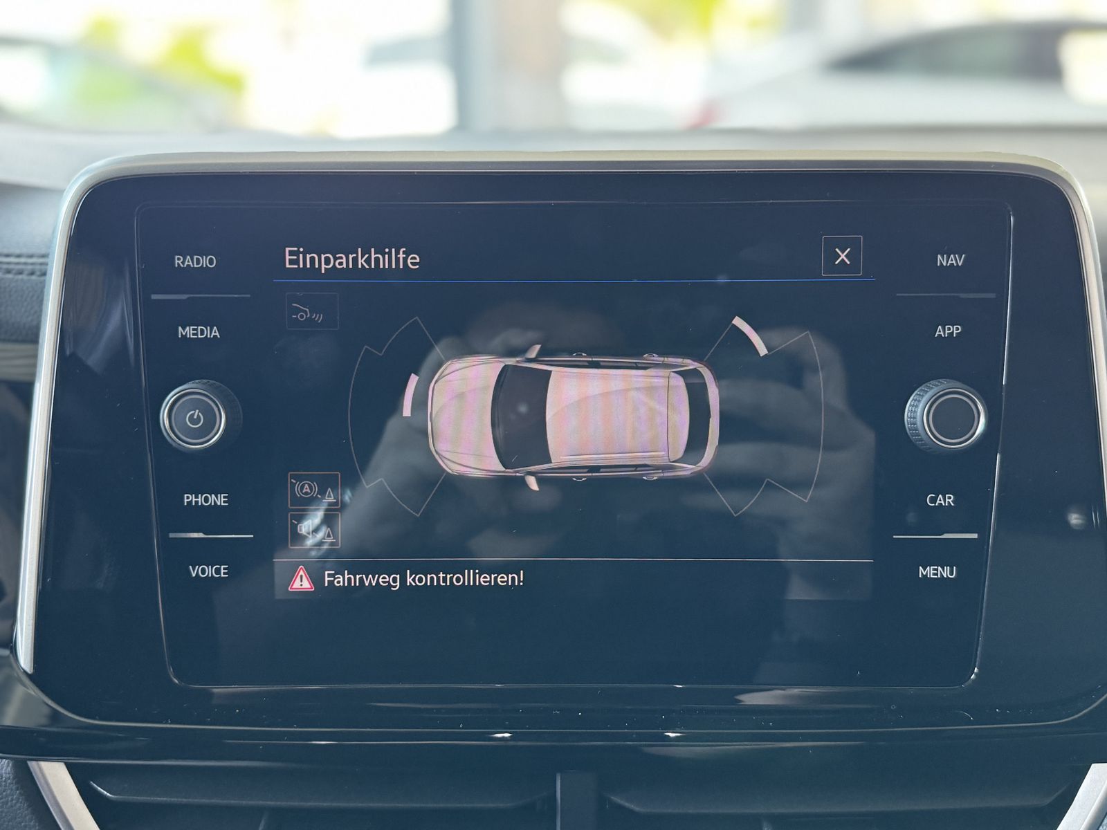 Volkswagen T-Roc 1.0 TSI R-Line - Samsaru's Car Outlet