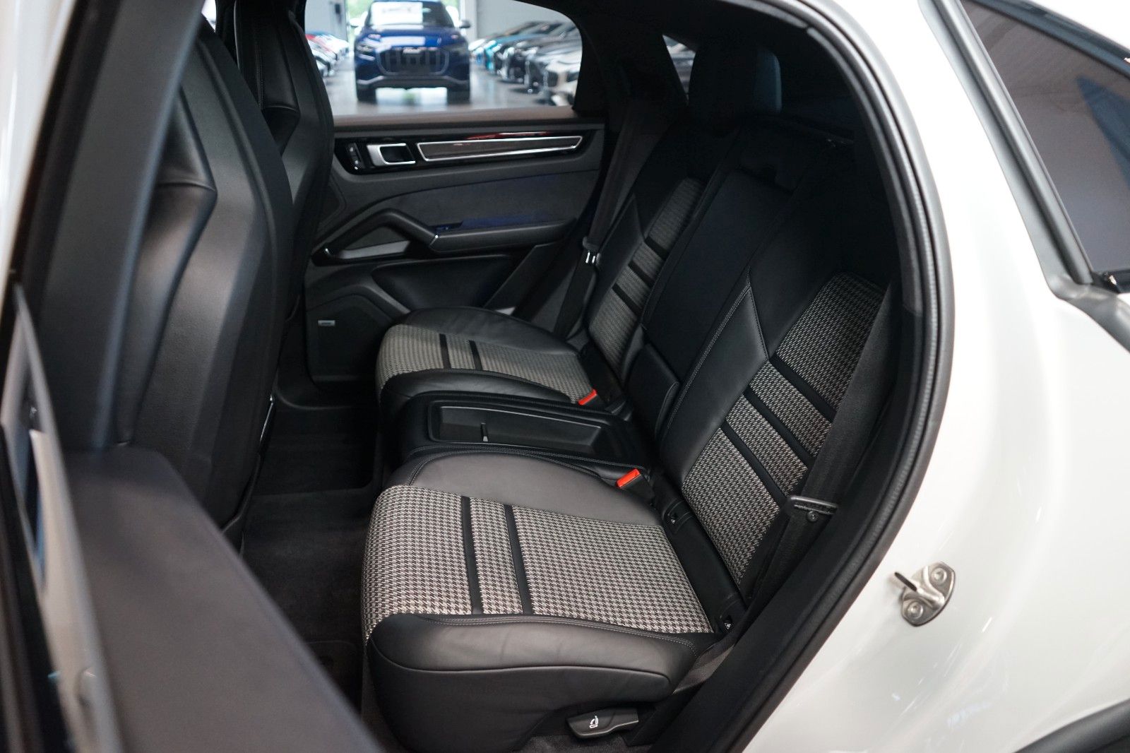 Porsche GTS*TECHART*GT STREET R*PCCB*PASM*109.174€ NETTO