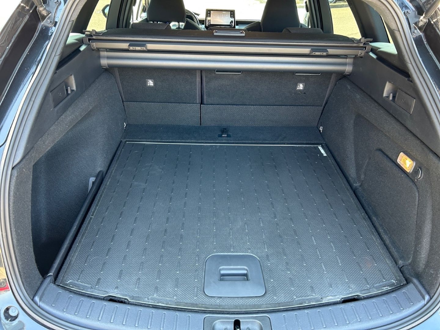 Toyota Corolla Touring Sports 2.0l Hybrid - Samsaru's Car Outlet
