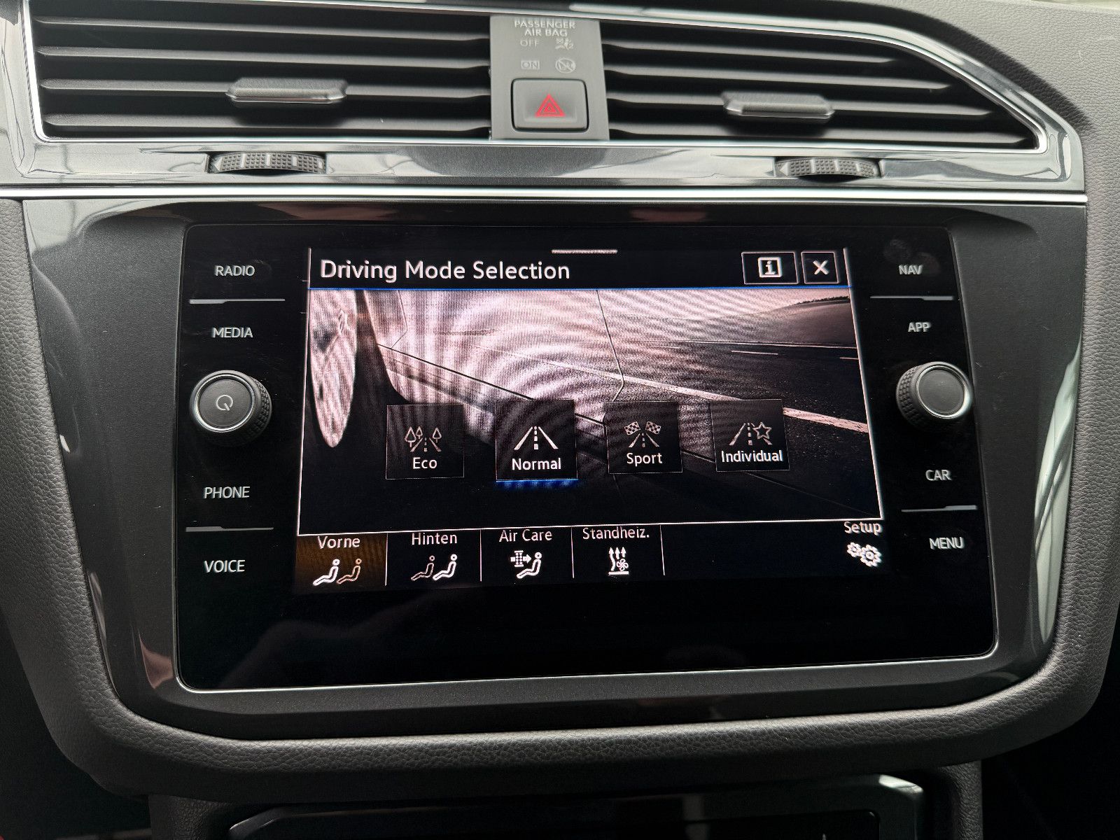 Volkswagen Tiguan TDI DSG 4m Urban Sport - Samsaru's Car Outlet