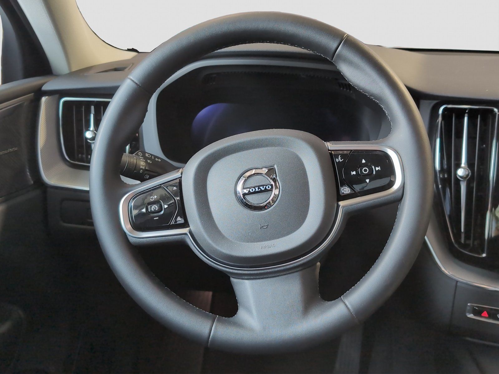 Volvo XC60+B5+AWD+R-Kam+Panor+Harman+Voll-LED+Lenkradh