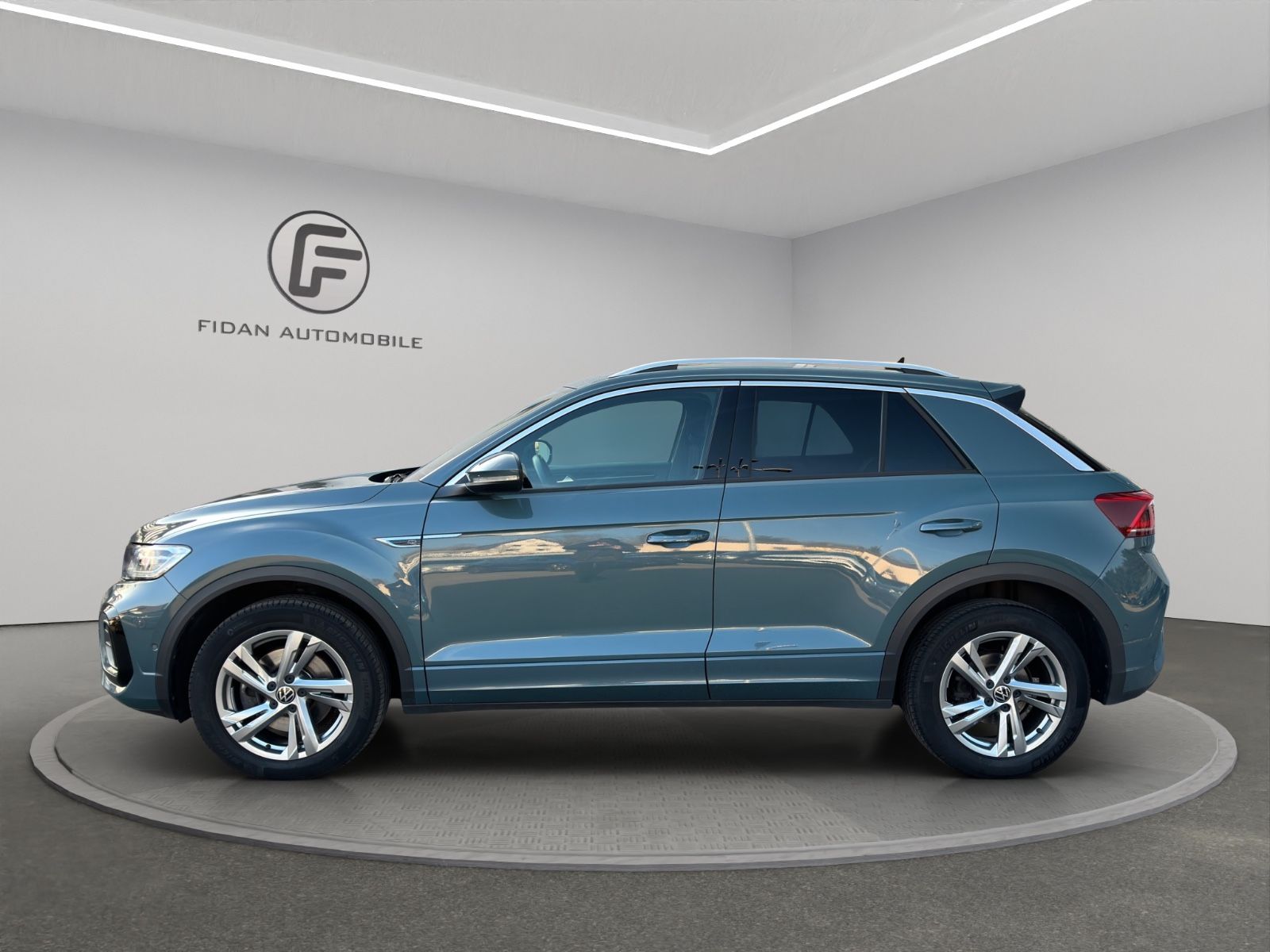 Volkswagen T-Roc R-Line 4M - Samsaru's Car Outlet