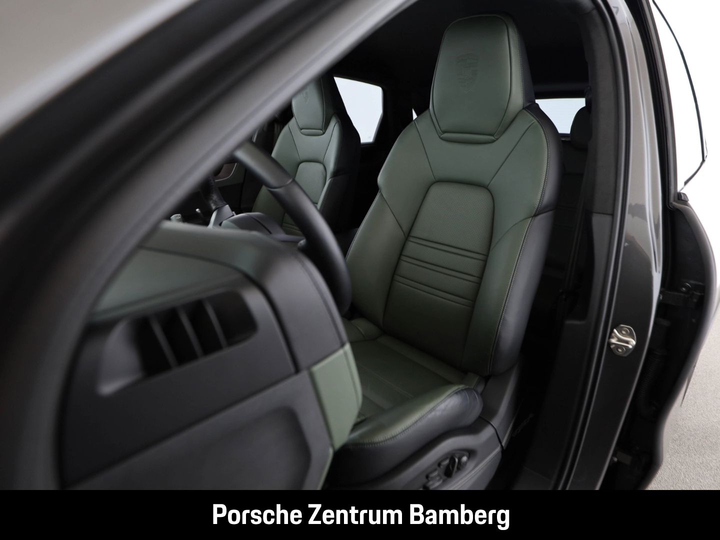 Porsche Cayenne E-Hybrid/ Inno-Drive/ Burmester/ Sport D