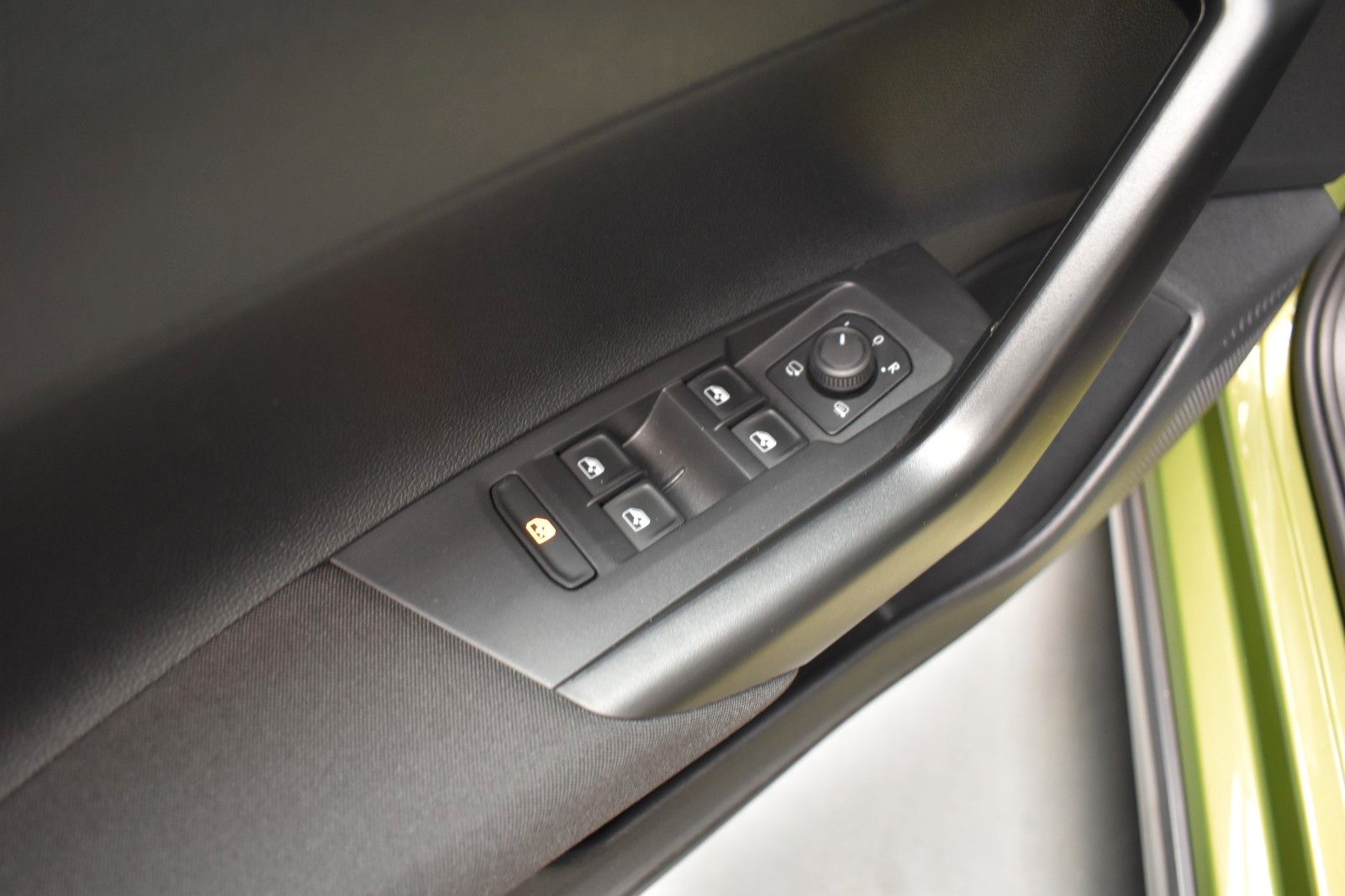 Volkswagen Taigo 1.0 TSI LIFE - Samsaru's Car Outlet