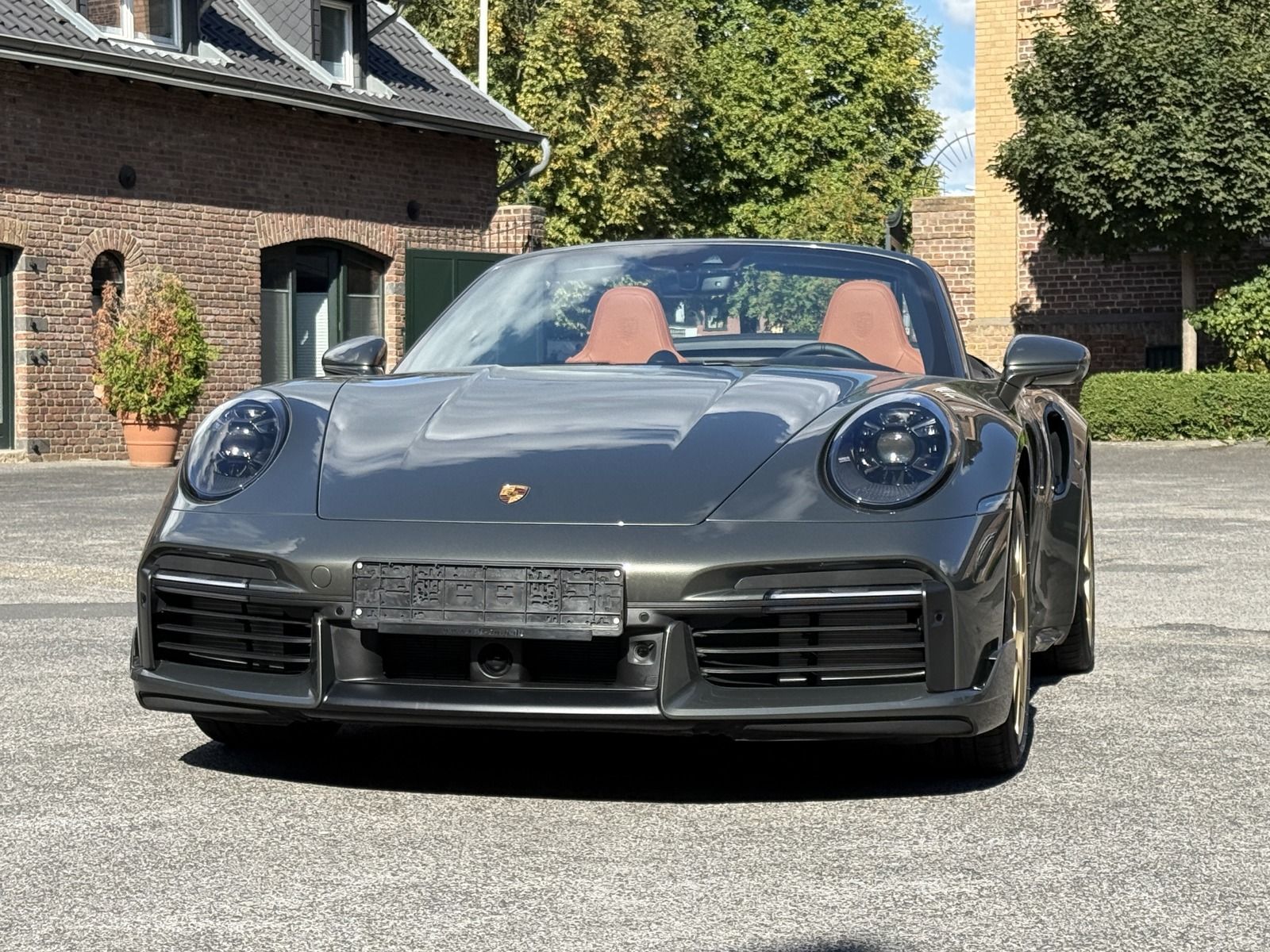 Porsche 992 911  Turbo S Cabriolet HERITAGE DESIGN*SPORT