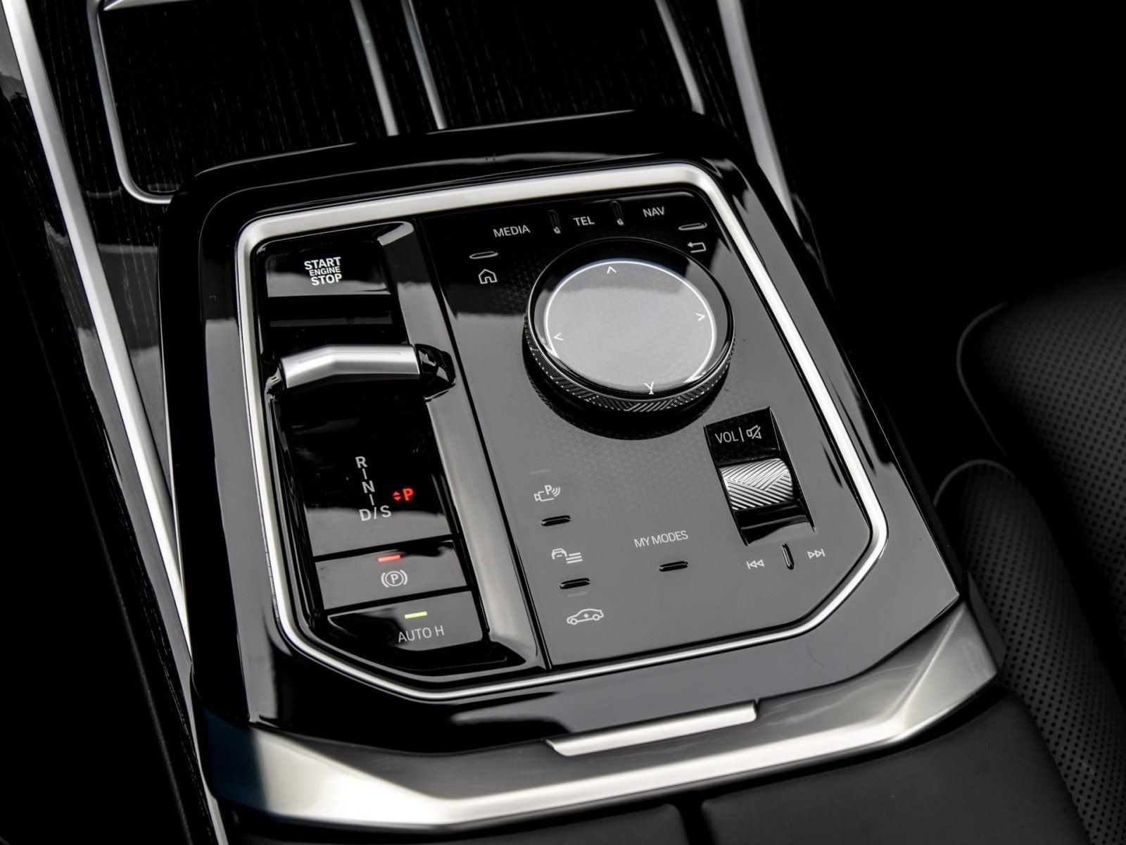 BMW 740d xDrive M SPORT+HuD+DA PROF+360°+STANDHZG+SK