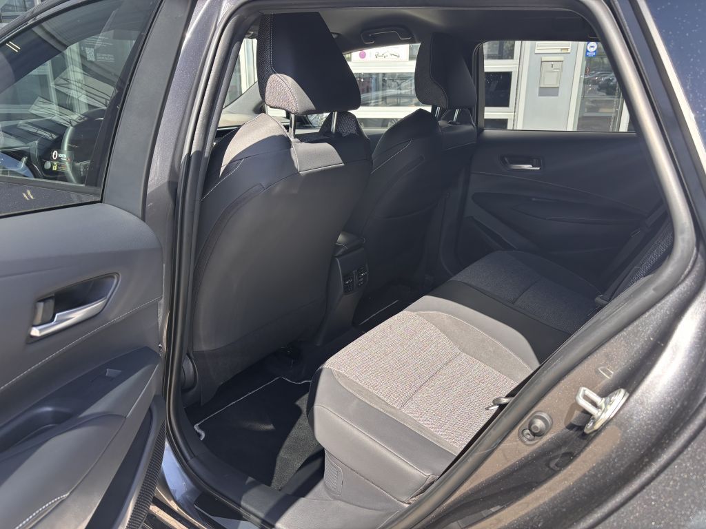 Toyota Corolla 1.8 Hybrid T. Sports Teamplayer Technik