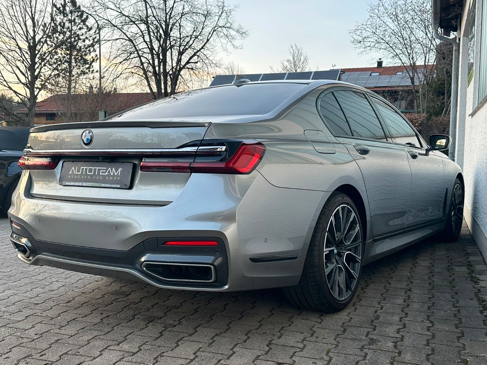 BMW 750i xDrive*M Sport*20 Zoll*Massage*Std Hzg*H/K*